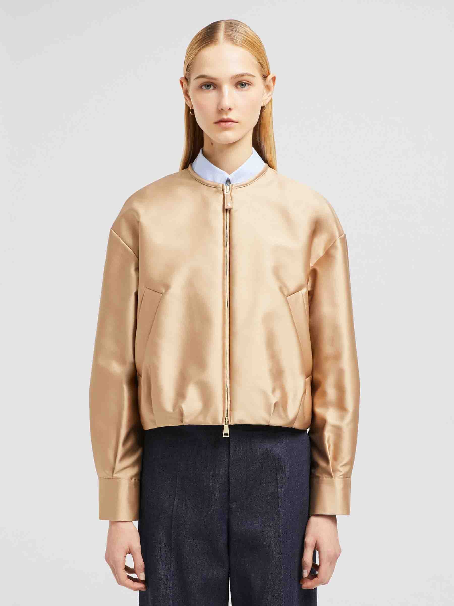 Moncler Outerwear оригінал | Швидка доставка Україна – вид ззаду