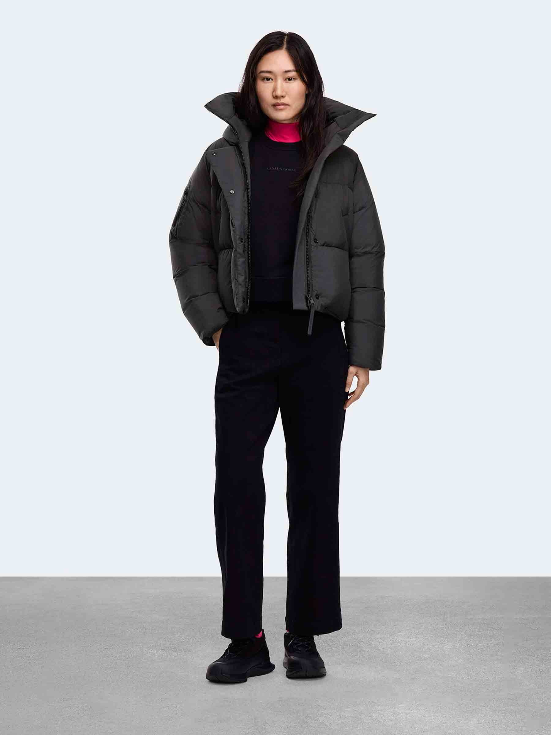Technical Short Down Jacket Canada goose – Гарантія оригінальності – вид ззаду