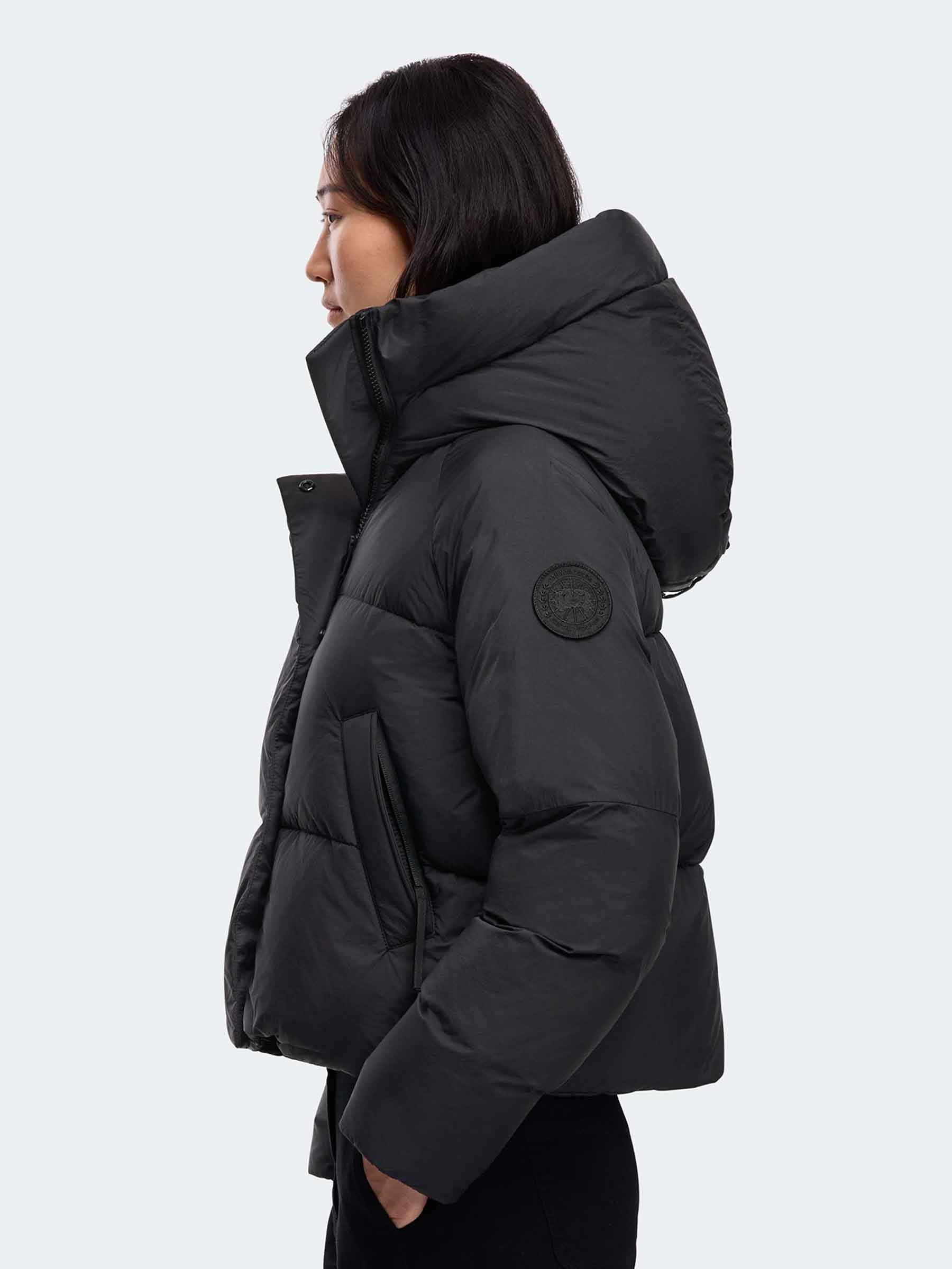 Technical Short Down Jacket Canada goose – Гарантія оригінальності – детальний вид
