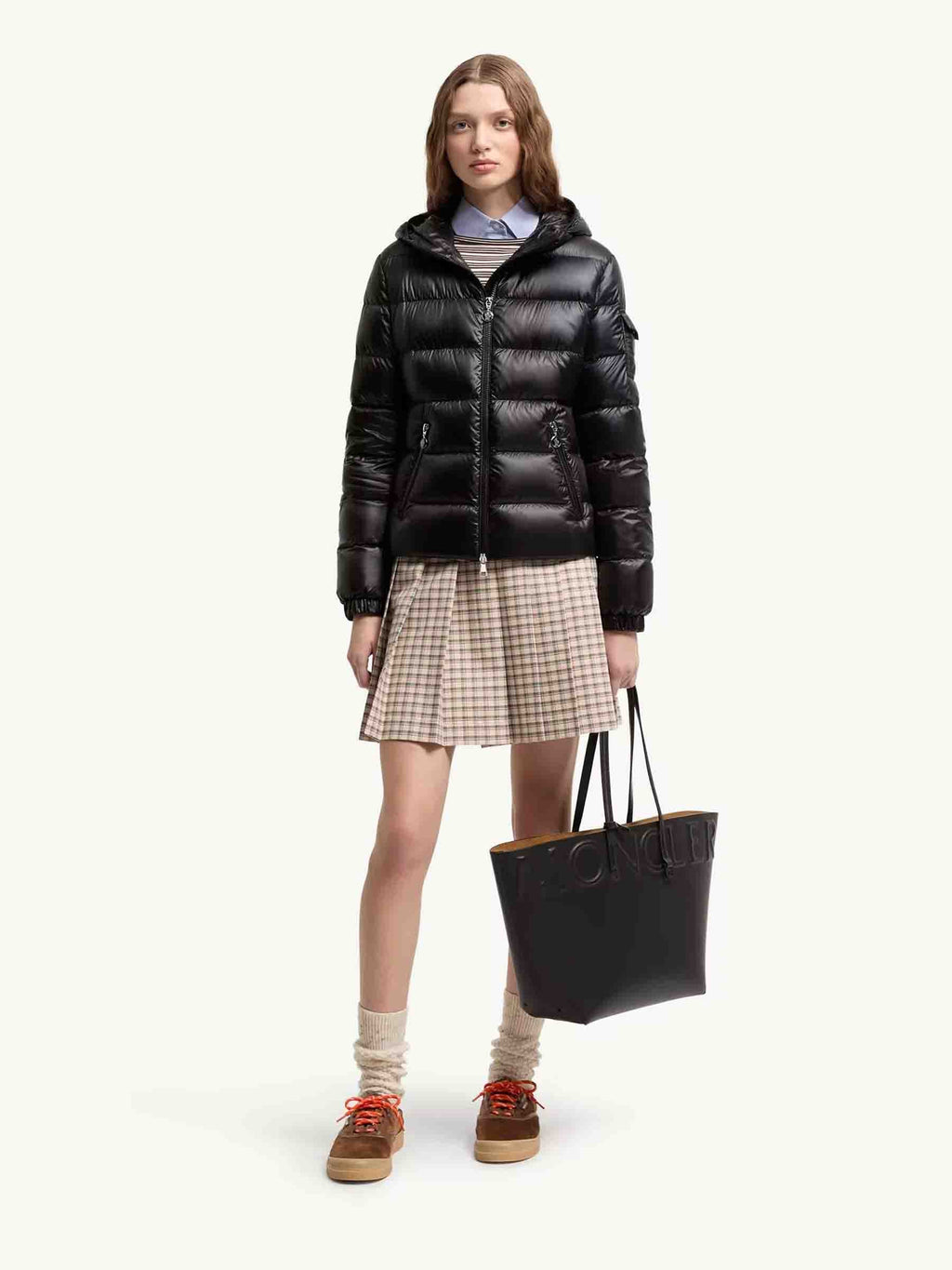 Moncler Bottoms оригінал | Швидка доставка Україна – вид ззаду