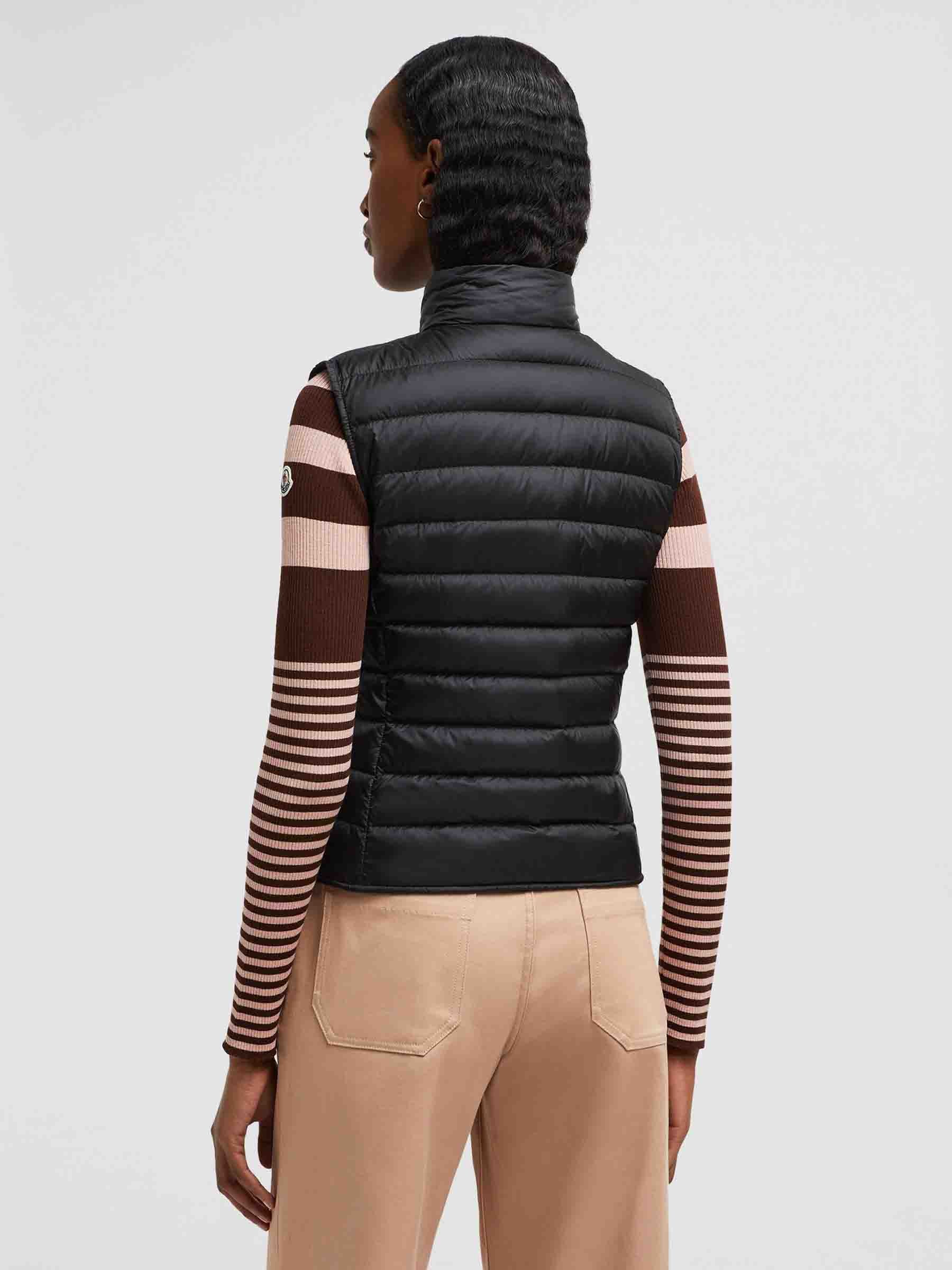 Logo Quilted Vest Moncler – Гарантія оригінальності – детальний вид