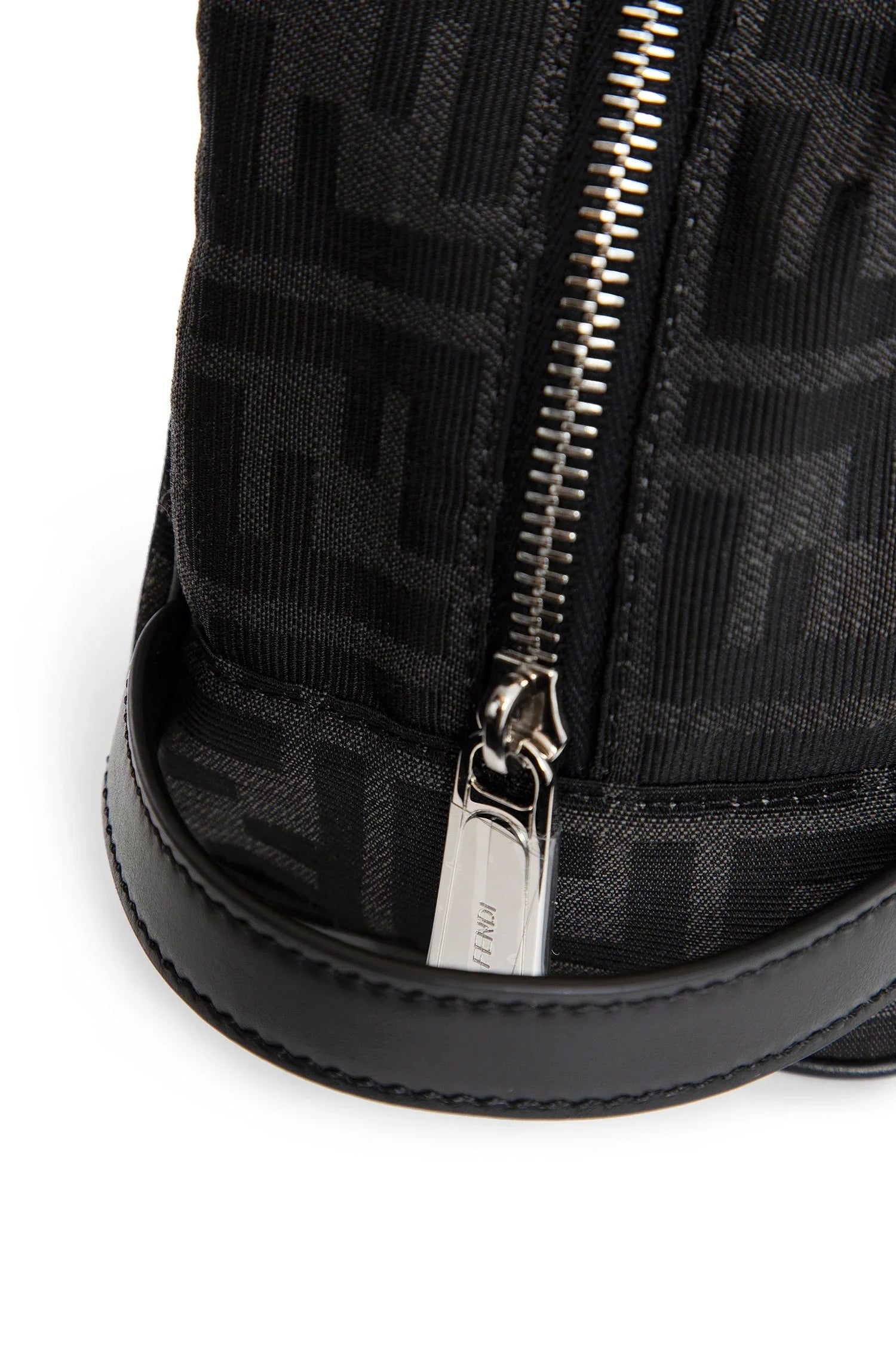 Ff Fabric Toiletry Jacquard Case Fendi оригінал – Купити в Україні – збільшений вид