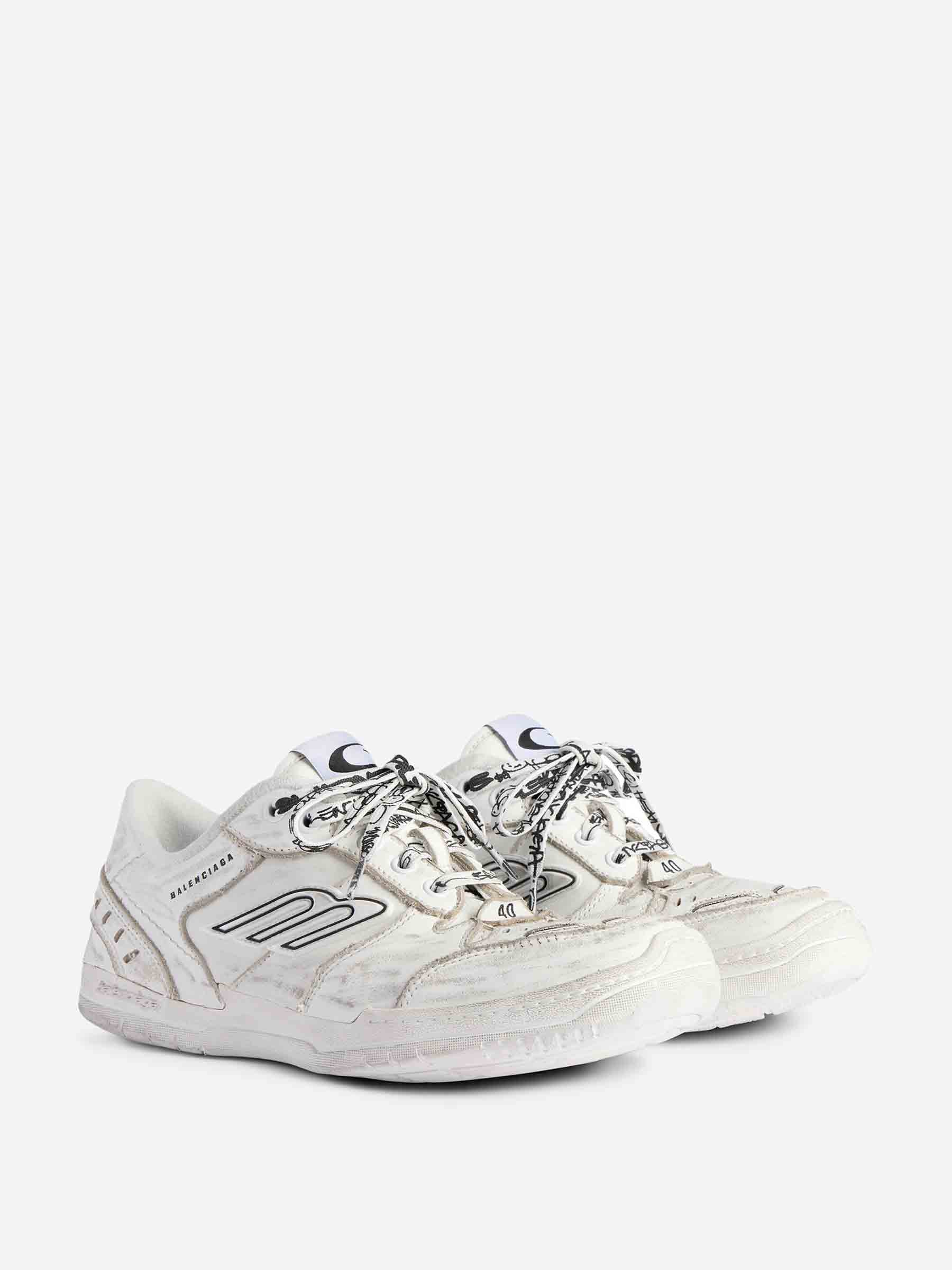 Hamptons Worn-Out Sneakers Balenciaga – Гарантія оригінальності – вид ззаду