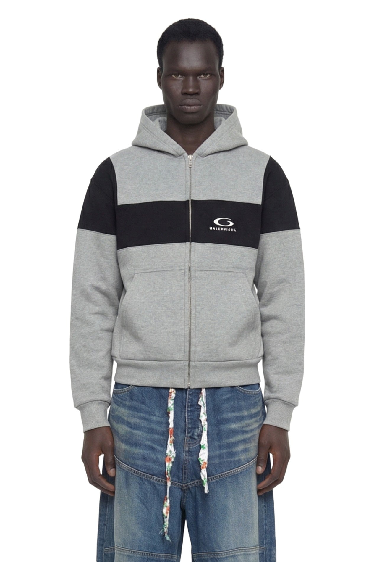 Logo Embroidered Zipped Sweatshirt Balenciaga – Гарантія оригінальності – вид ззаду