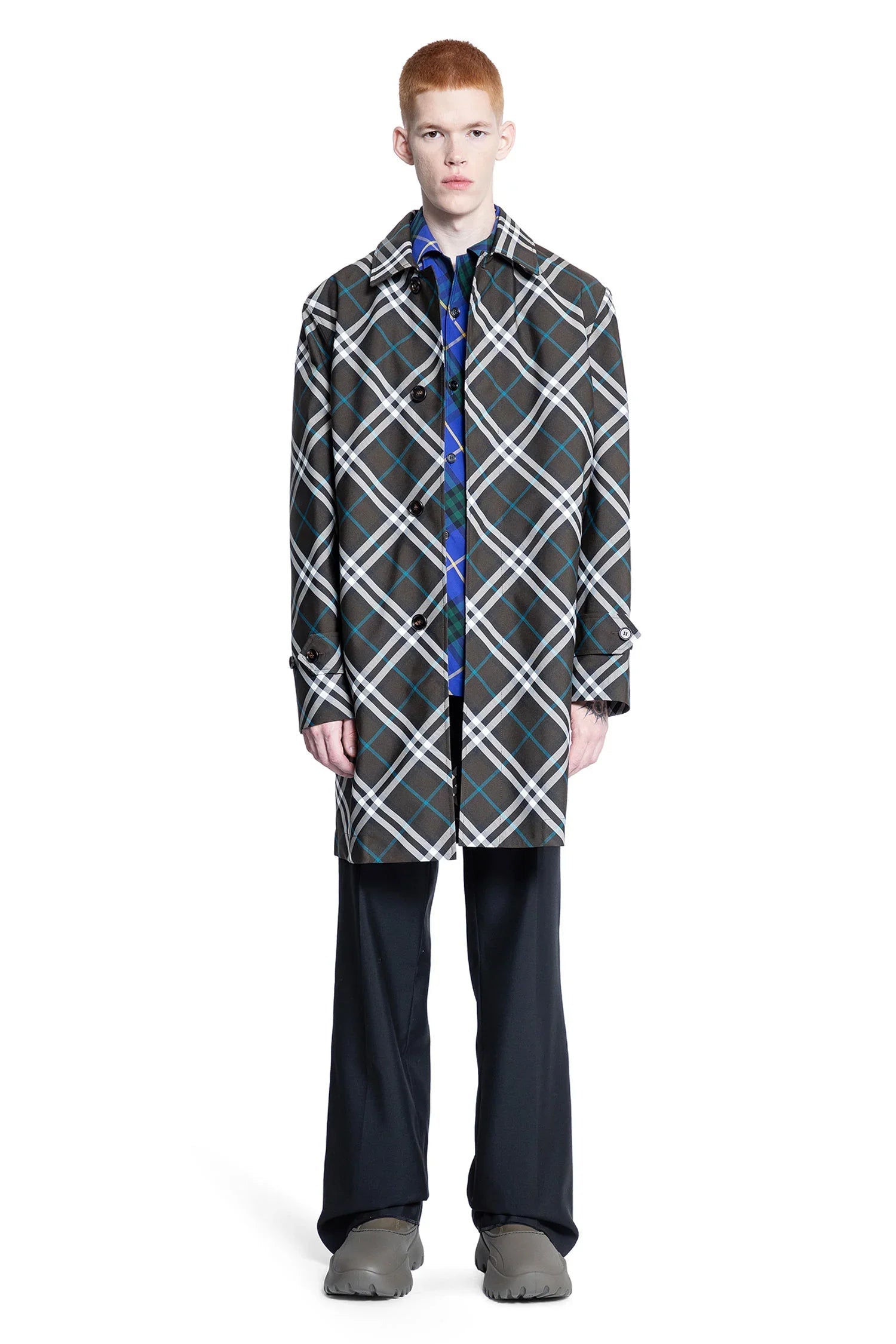 Burberry Outerwear оригінал | Швидка доставка Україна – боковий вид