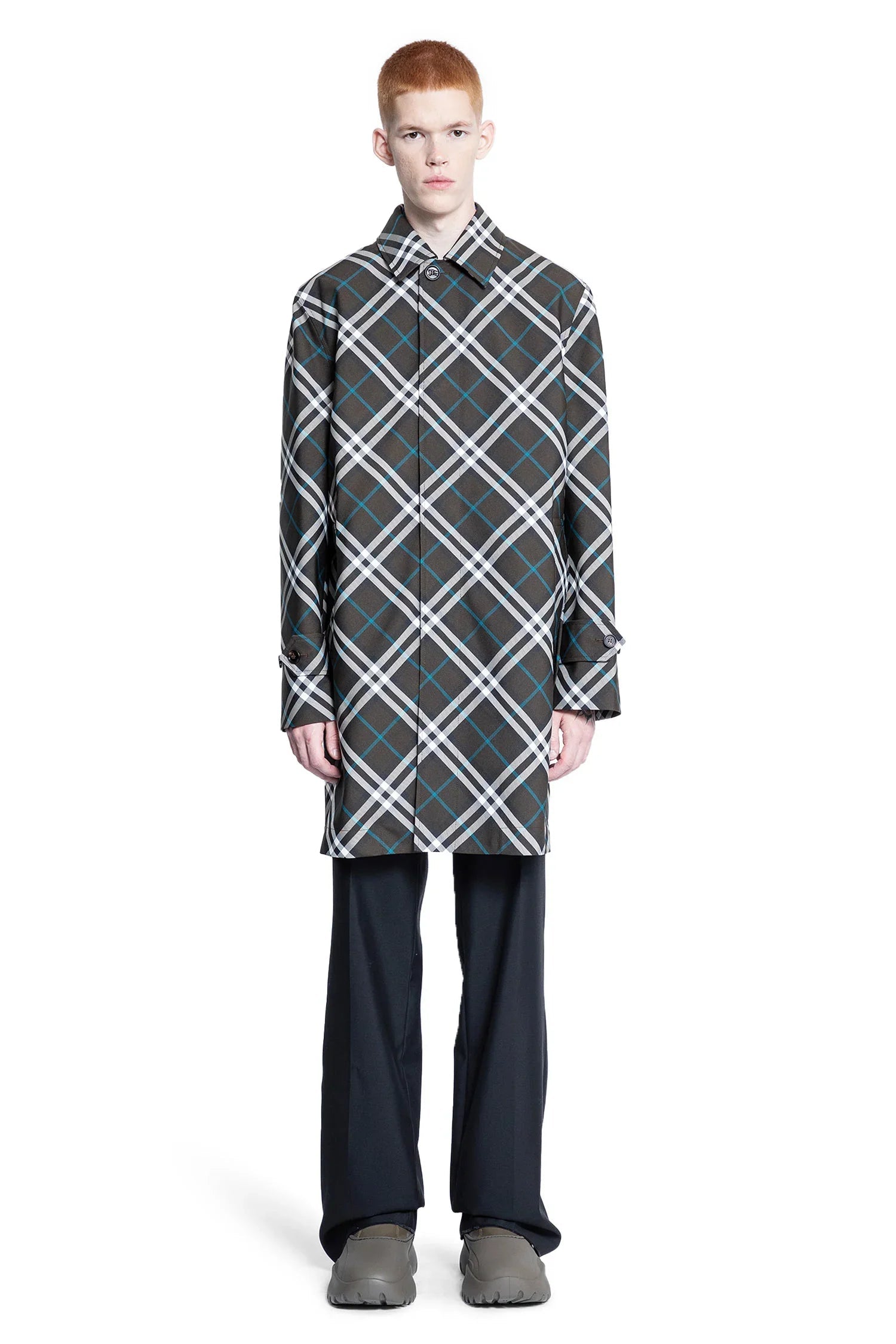 Burberry Outerwear оригінал | Швидка доставка Україна – вид ззаду