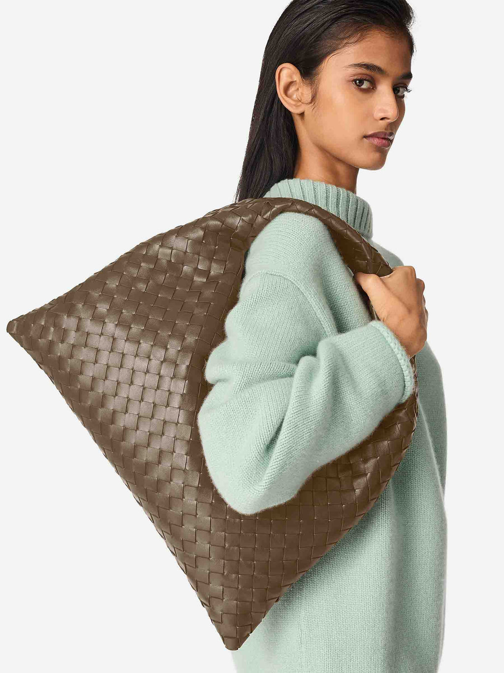 Hop Shoulder Bag Bottega veneta оригінал – Купити в Україні – вид ззаду