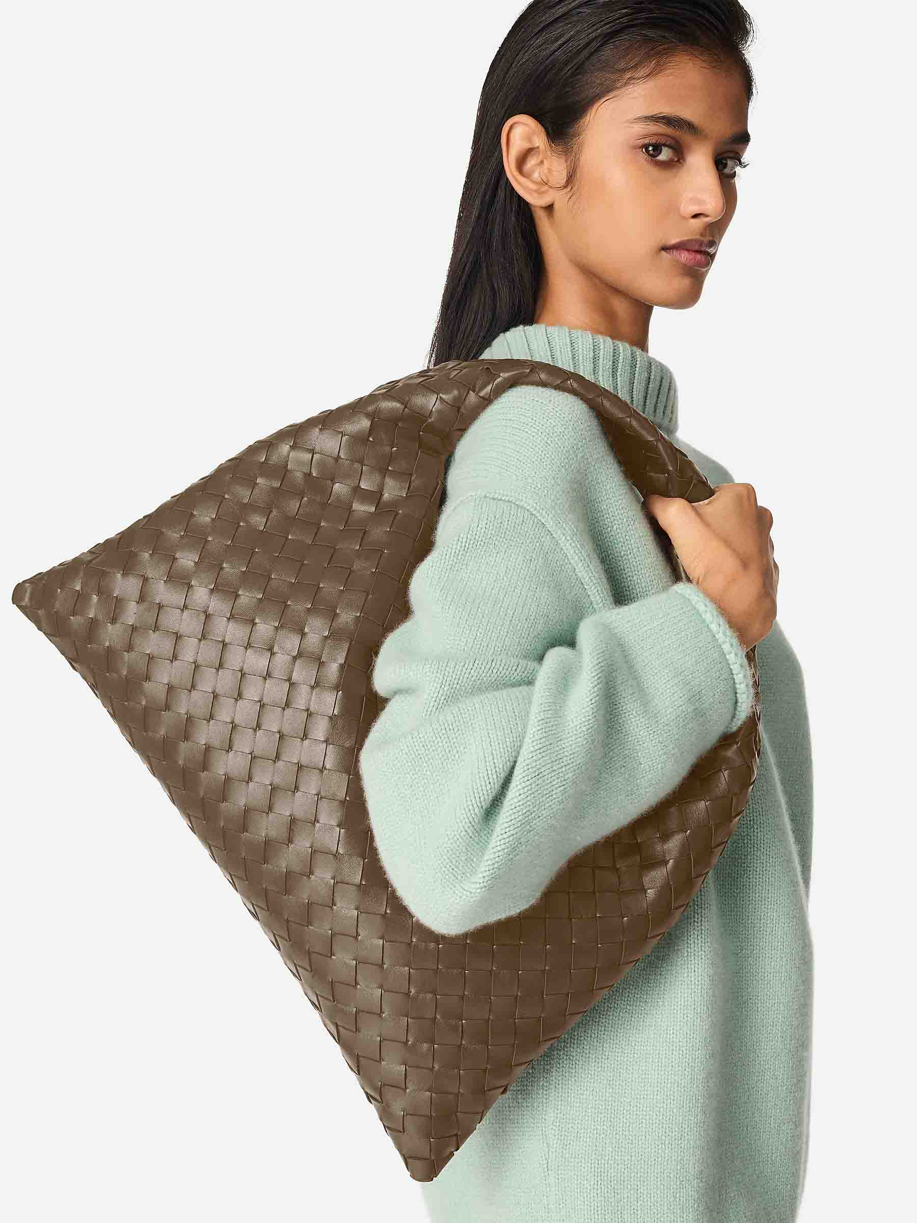 Hop Shoulder Bag Bottega veneta оригінал – Купити в Україні – вид ззаду