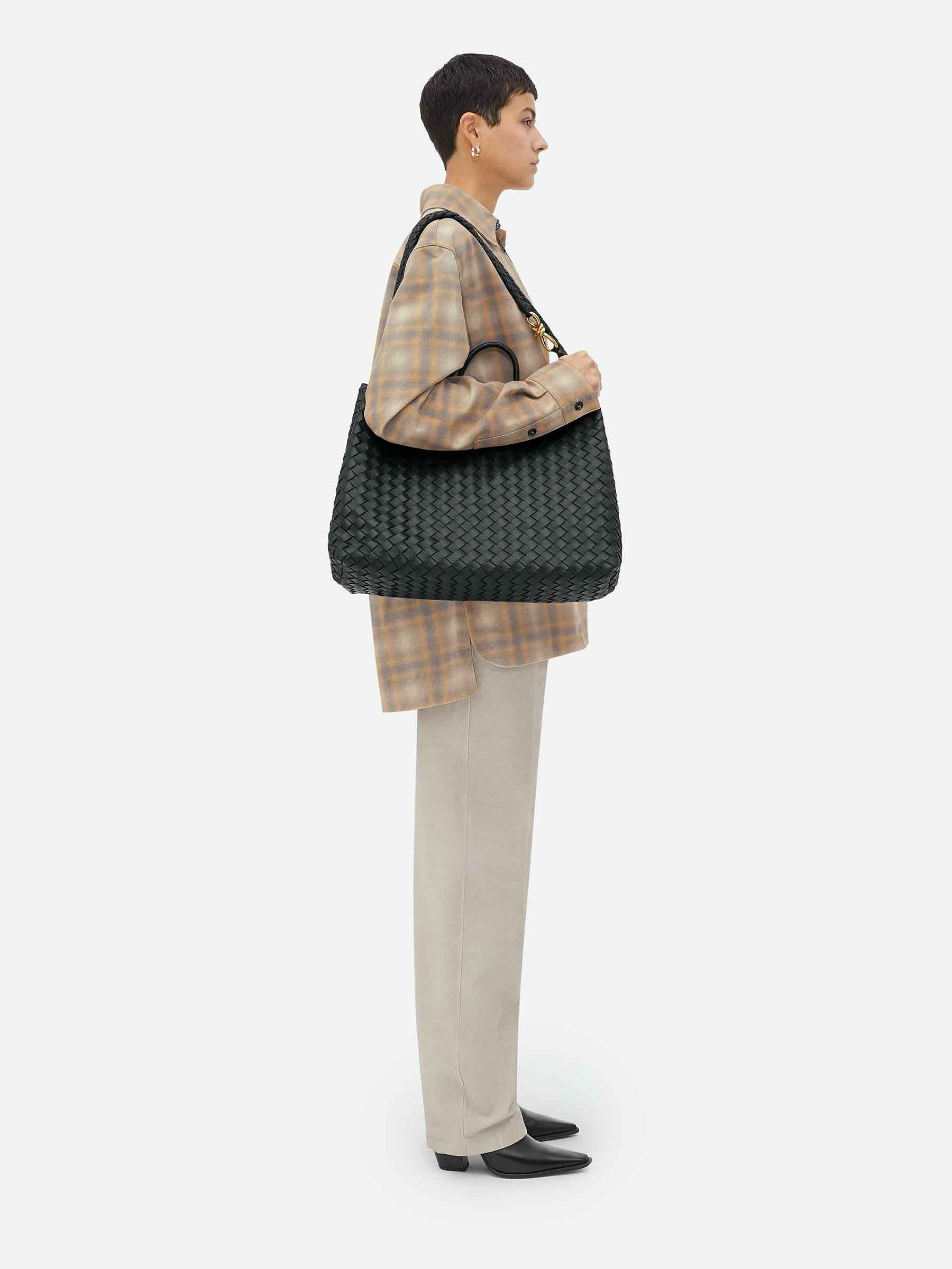 Оригінальна Andiamo Large Shoulder Bag Bottega veneta – детальний вид