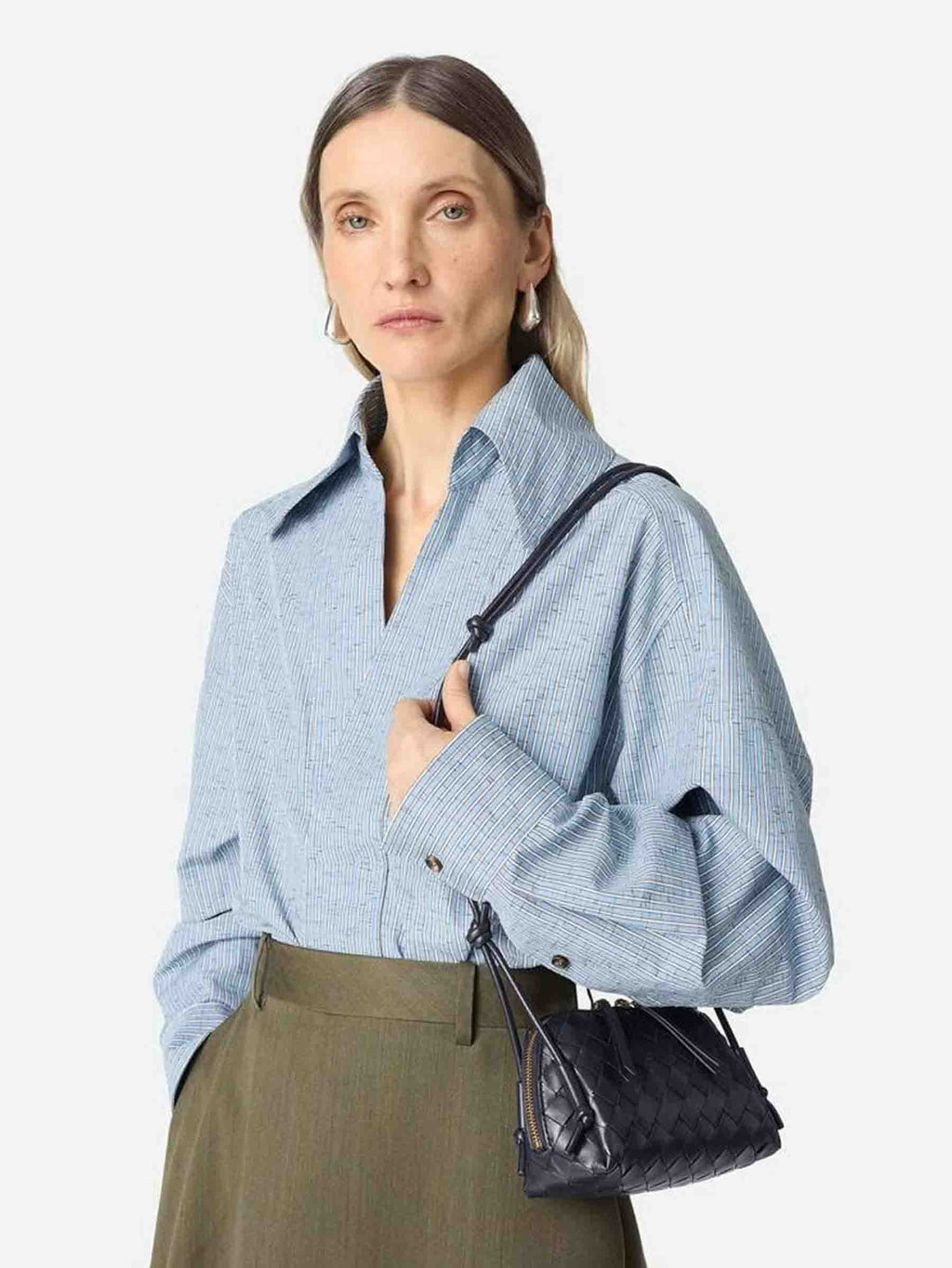 Bolso Intrecciato Concert Bottega veneta оригінал – Купити в Україні – вид ззаду