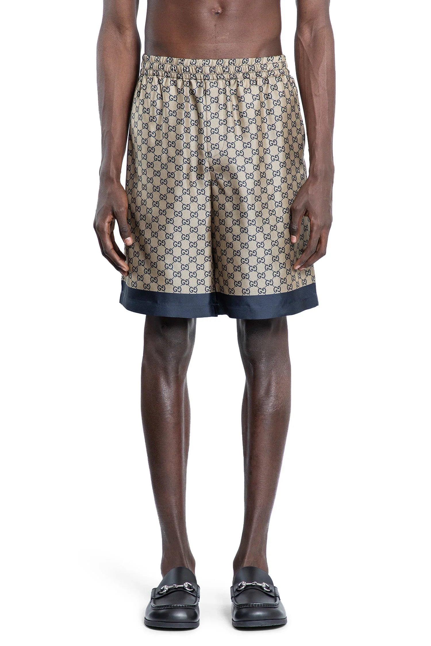 Оригінальна Printed Gg Silk Twill Shorts Gucci – вид ззаду