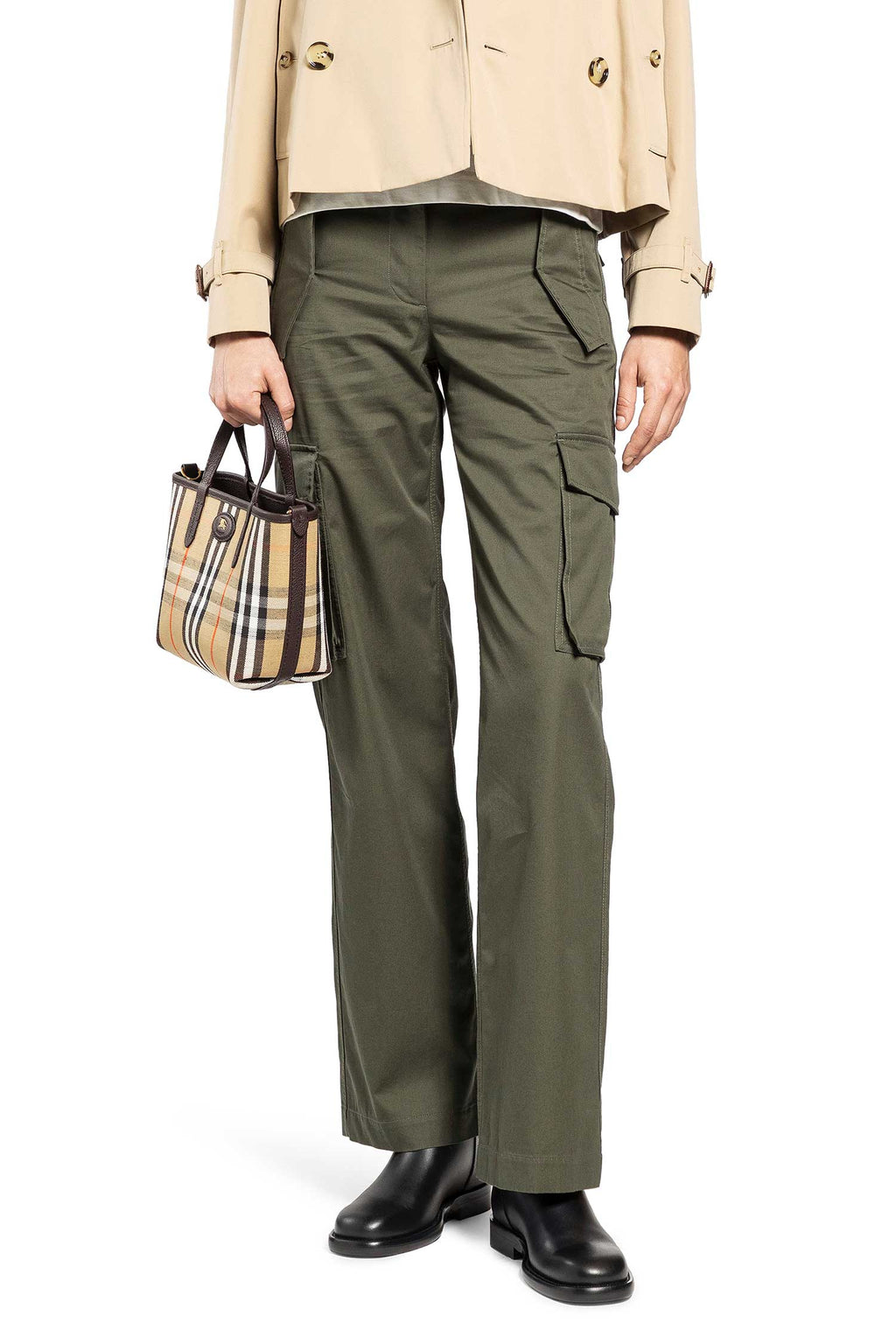 Check Trim Gabardine Cargo Trousers Burberry оригінал – Купити в Україні – боковий вид