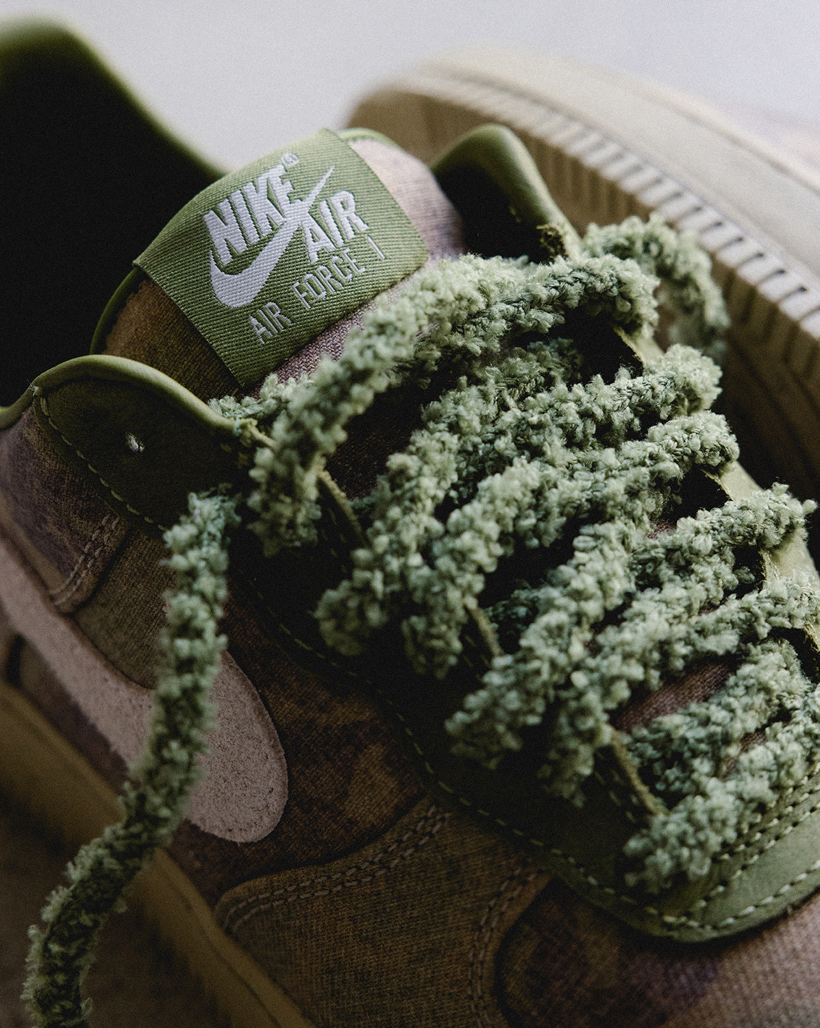 Оригінальна Air Force 1 Low Qs *camo* Nike – збільшений вид - NIKE