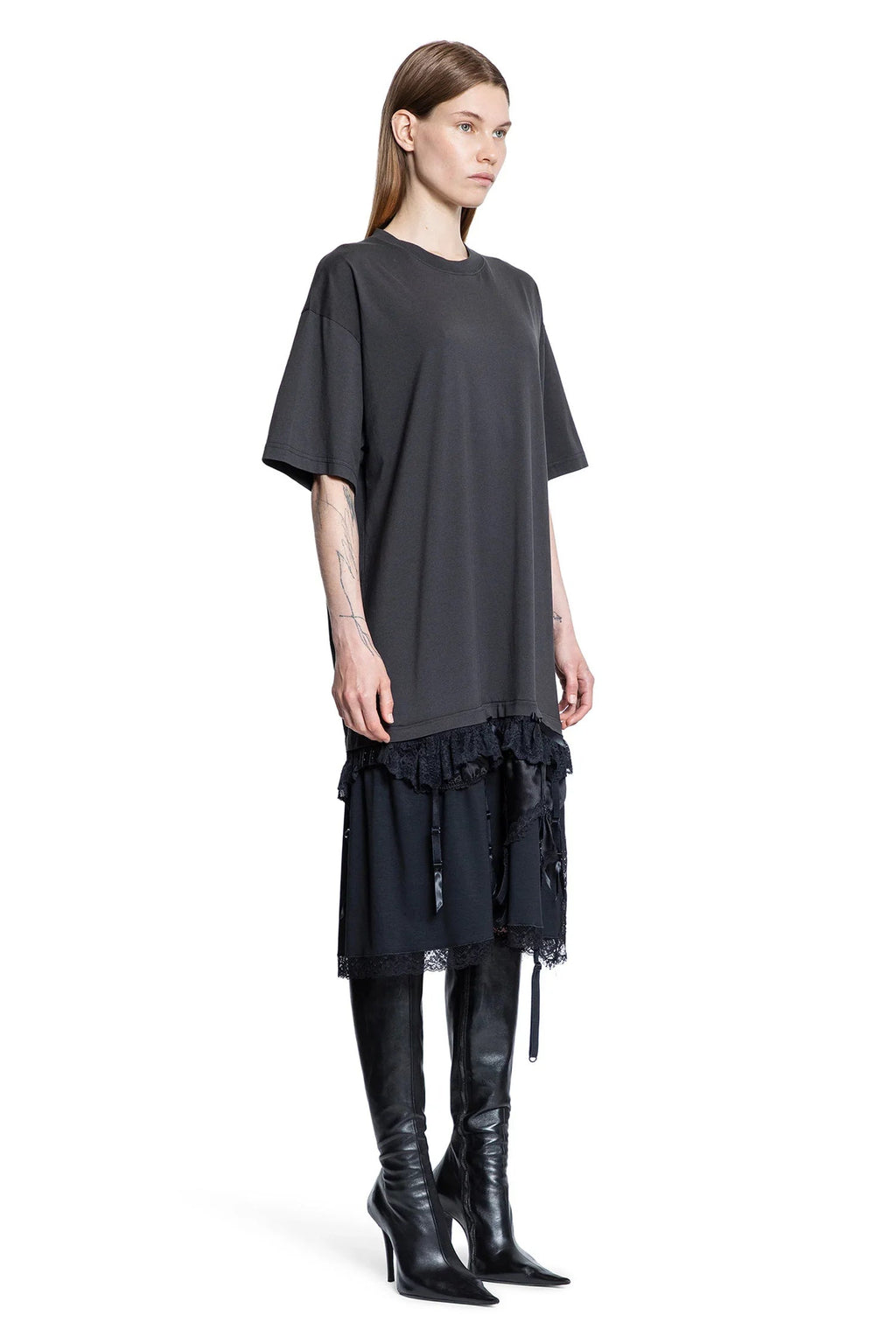 Lingerie T-Shirt Dress In Silk Satin Balenciaga – Гарантія оригінальності – детальний вид
