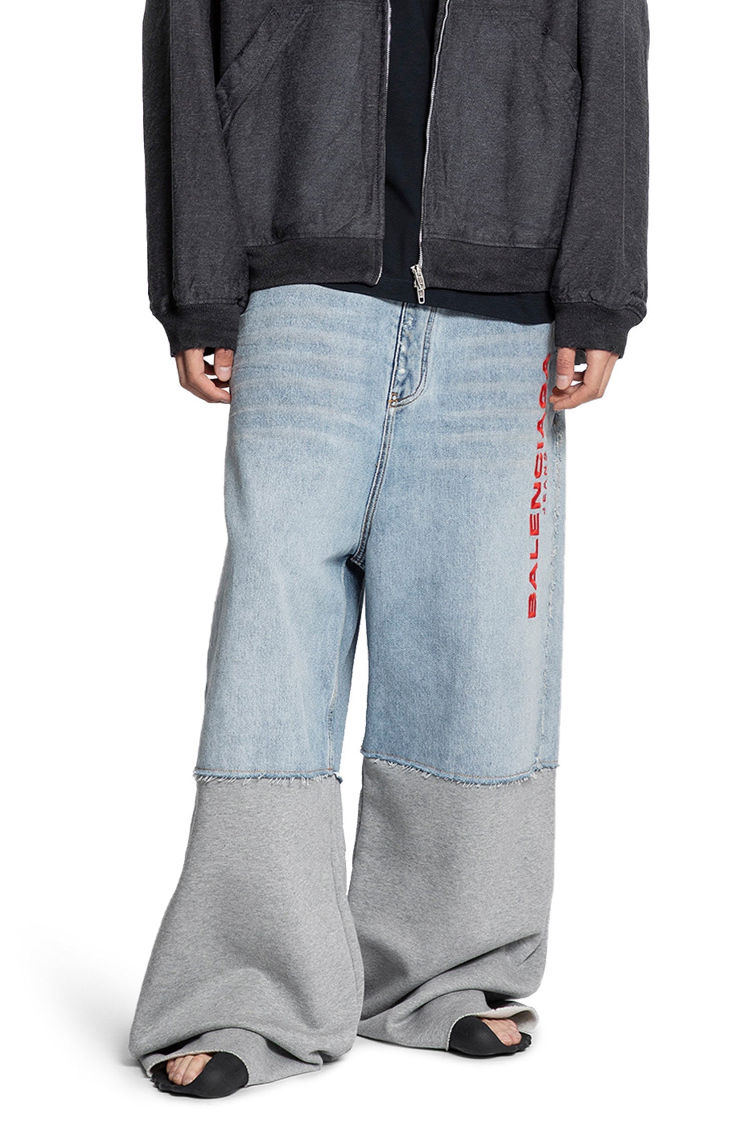 Patched Molleton Baggy Pants Balenciaga – Гарантія оригінальності – боковий вид