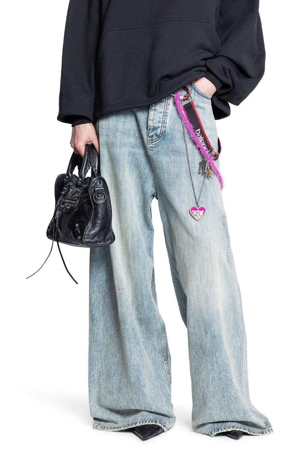 Оригінальна Charms Baggy Pants In Cotton Denim Balenciaga – боковий вид