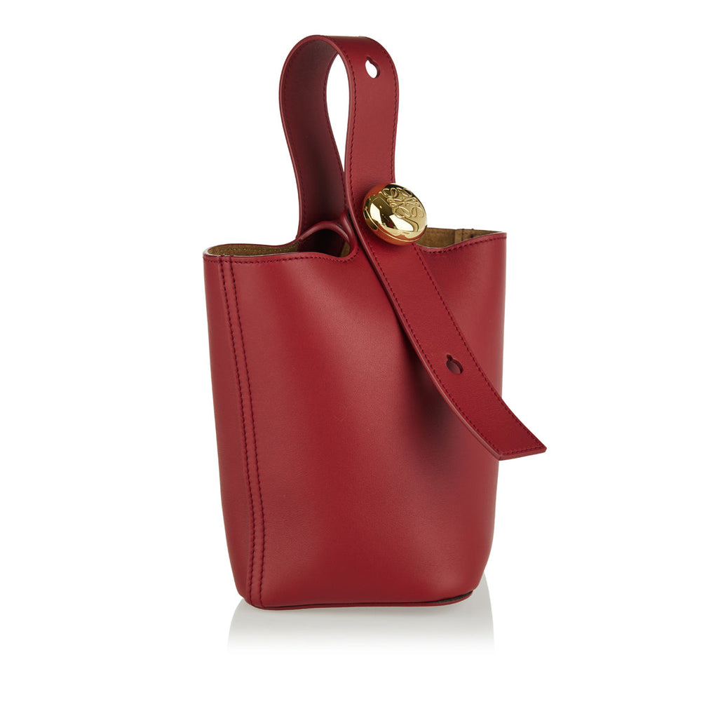 Оригінальна Mini Pebble Leather Bucket Bag Loewe – вид ззаду