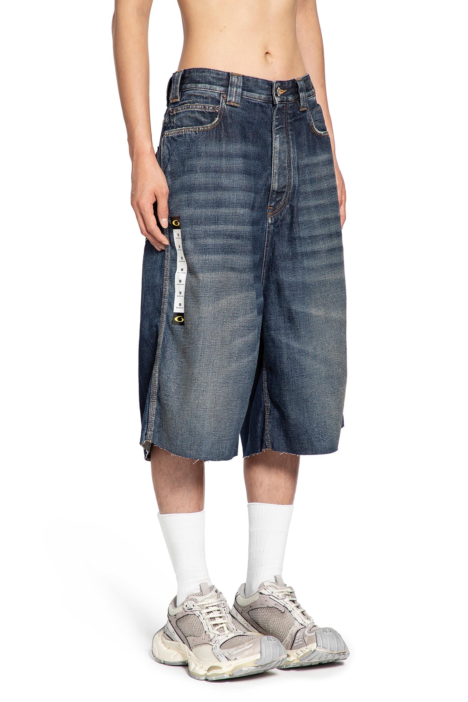 Оригінальна Loop Sports Icon Sticker Denim Shorts Balenciaga – детальний вид
