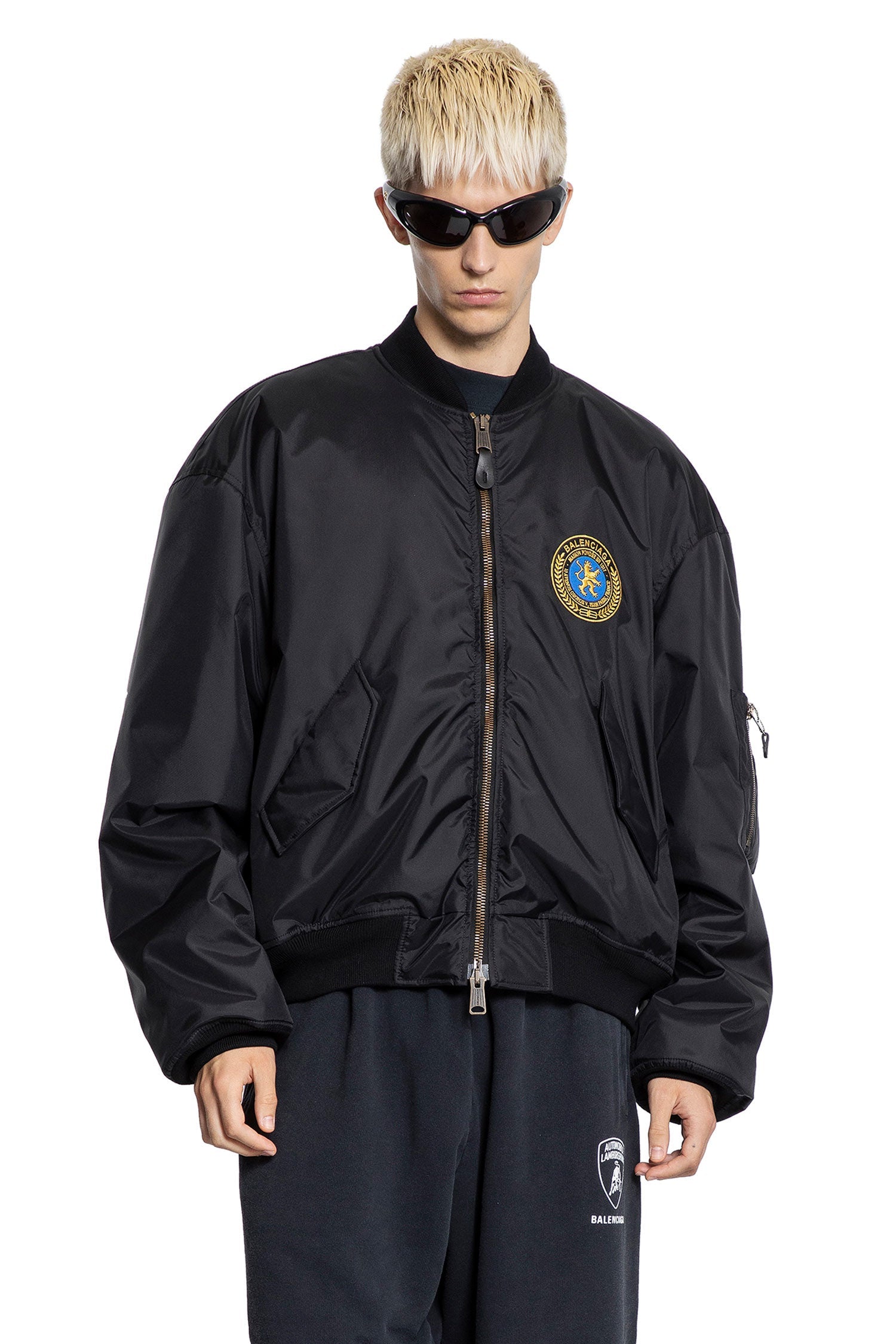 Balenciaga Outerwear оригінал | Швидка доставка Україна – боковий вид