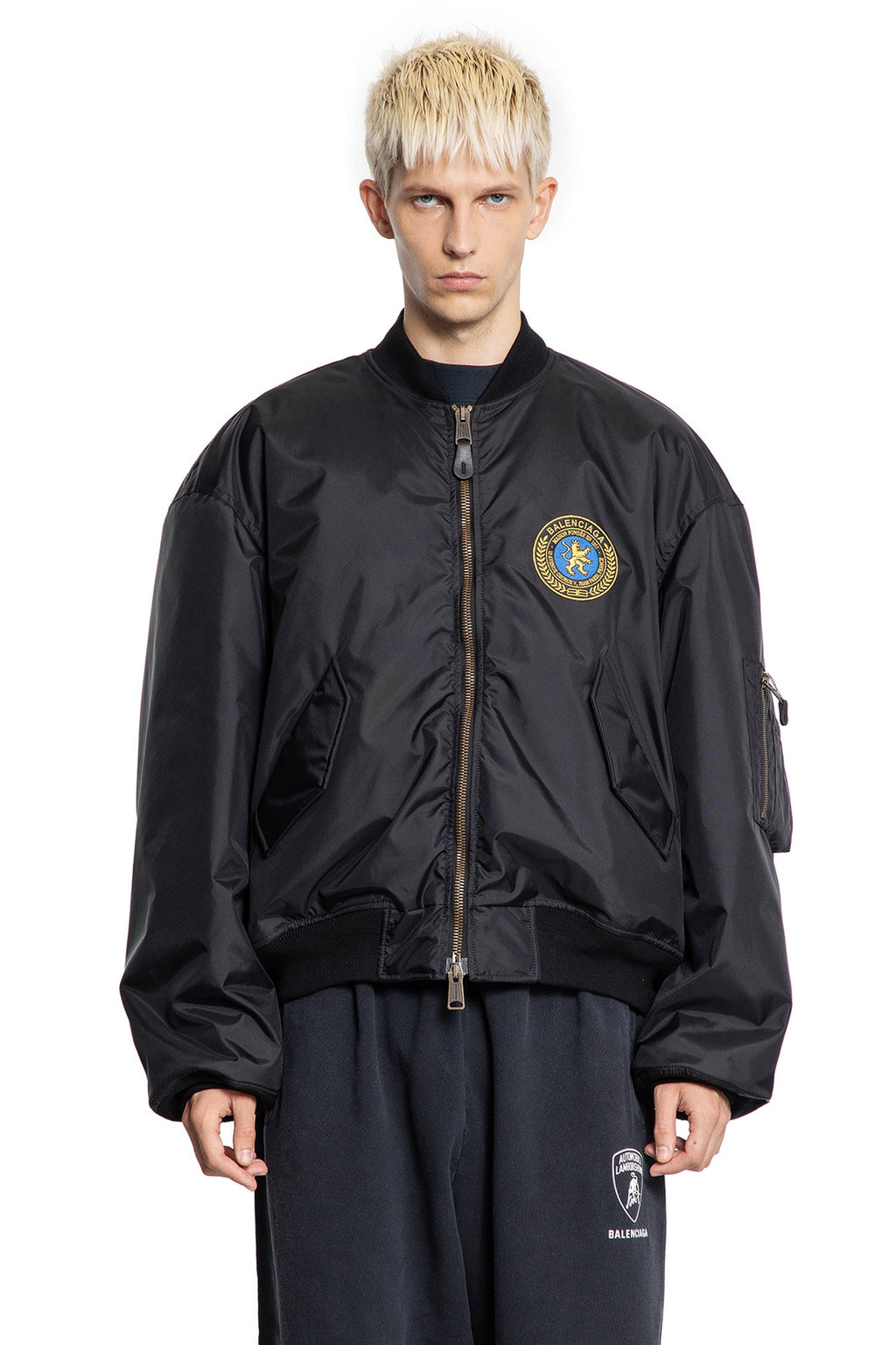 Balenciaga Outerwear оригінал | Швидка доставка Україна – вид ззаду