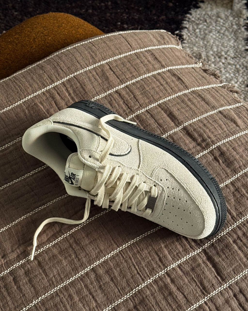 Оригінальна Air Force 1 07 Nike – вид ззаду