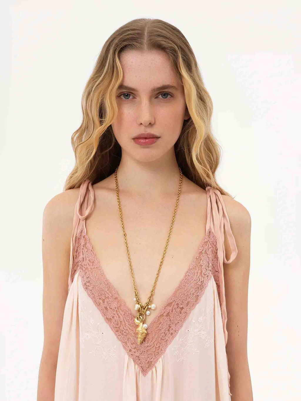 Оригінальна Shells Necklace Chloe – вид ззаду
