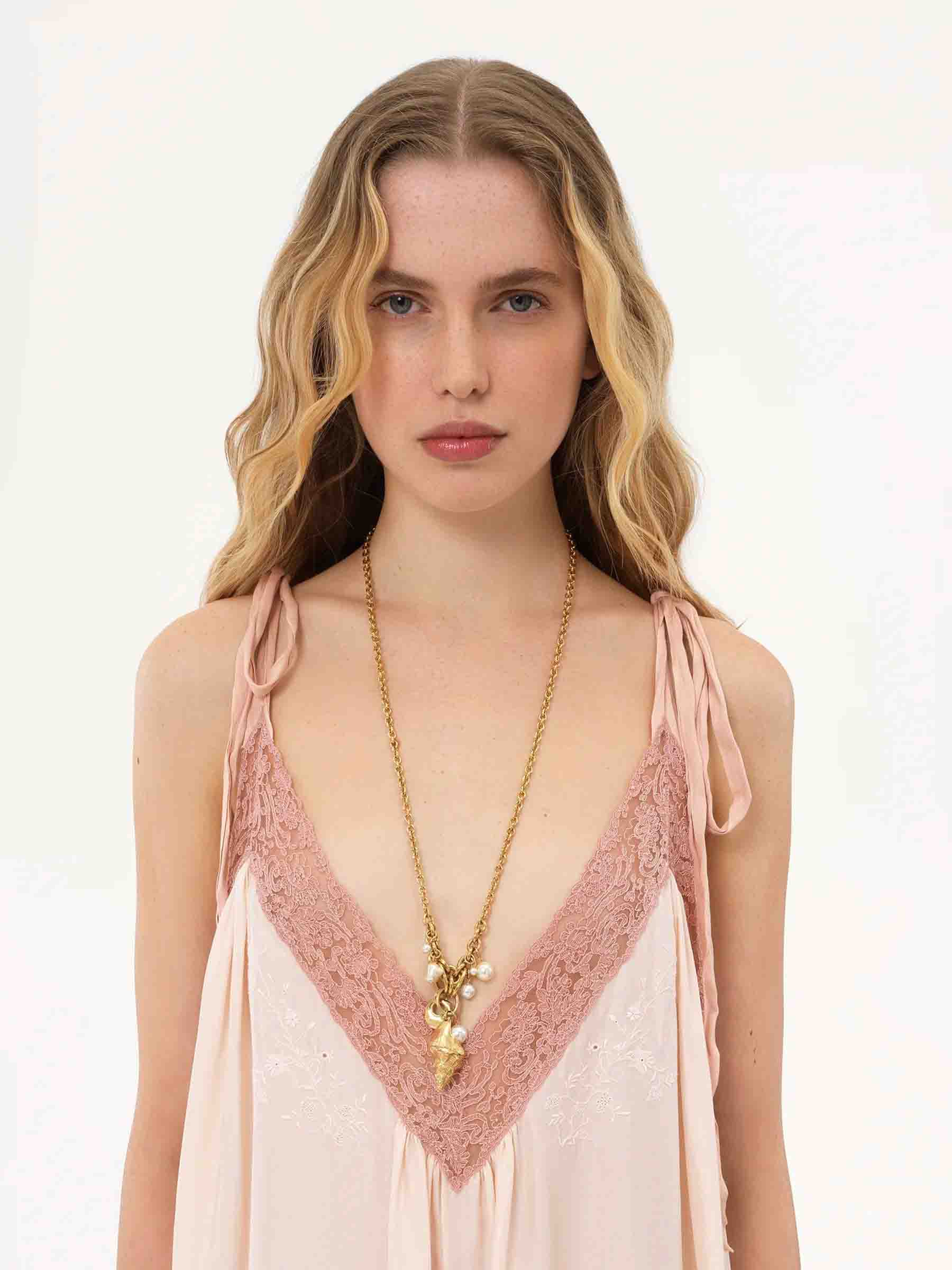 Оригінальна Shells Necklace Chloe – вид ззаду