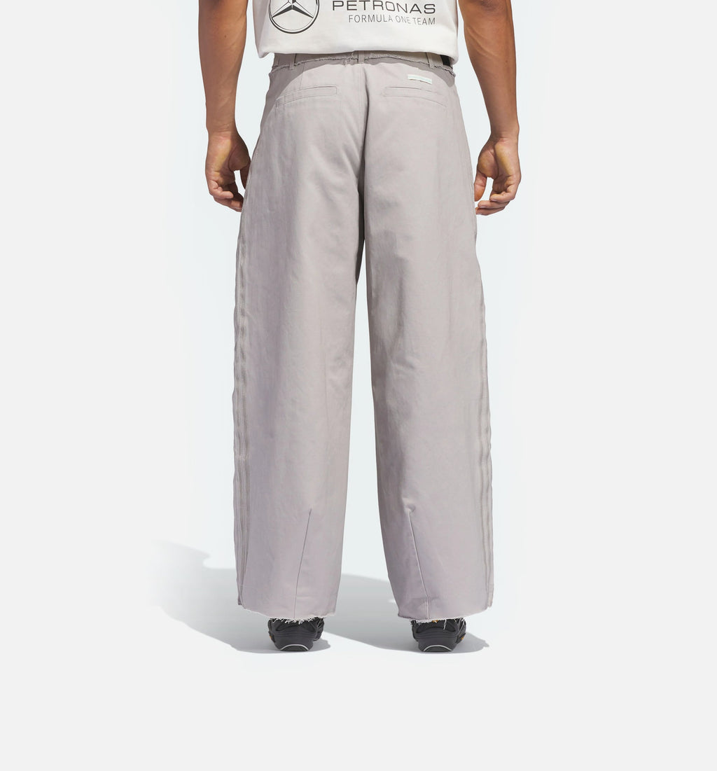 Оригінальна Bad Bunny X Mercedes Amg Petronas F1 Mens Pant Adidas – вид ззаду