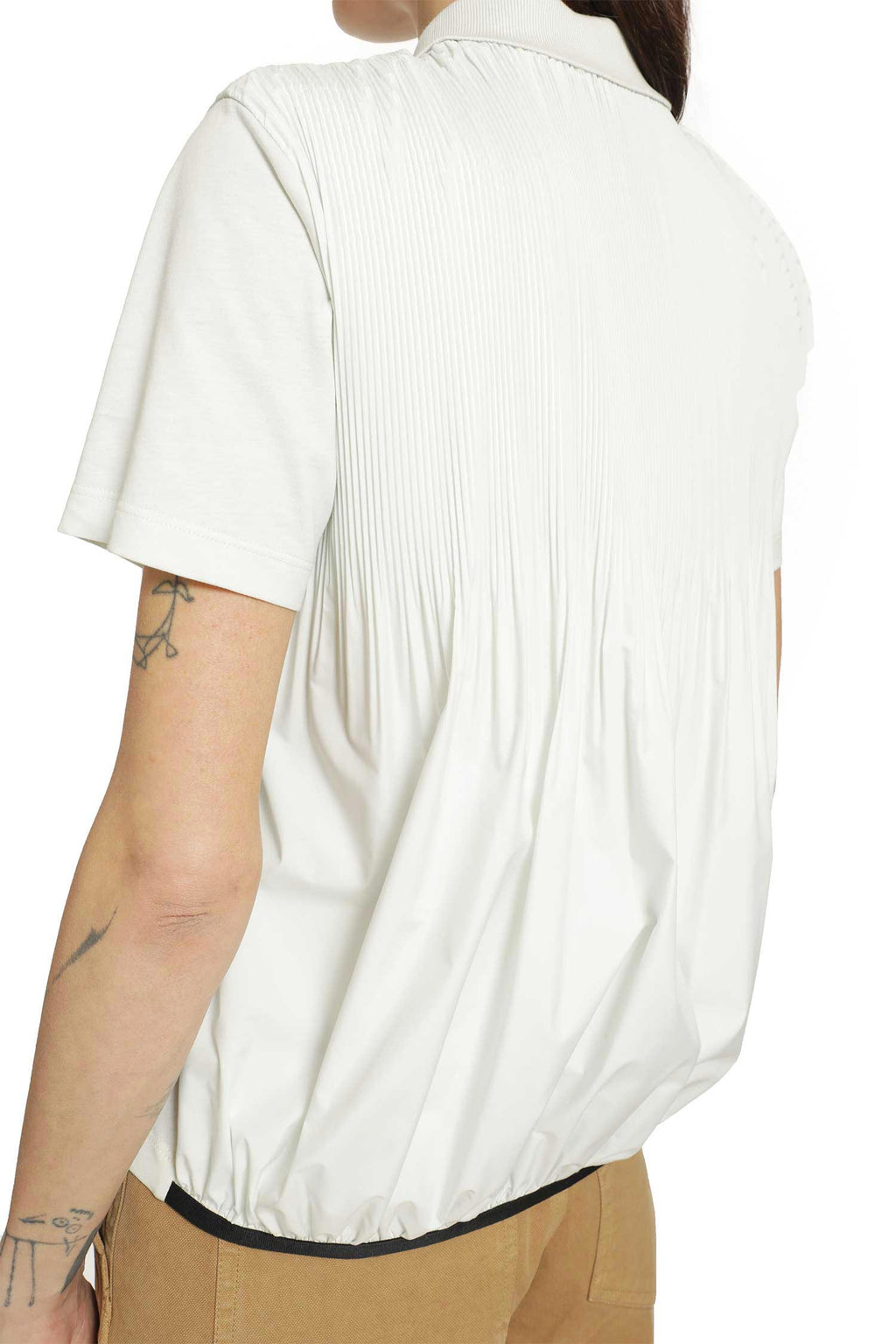 Pleated Back Short Sleeve Polo Shirt Moncler – Гарантія оригінальності – збільшений вид