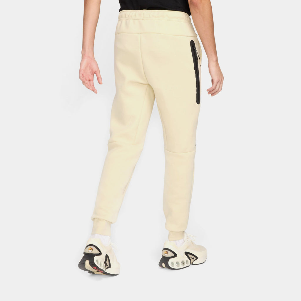 Оригінальна Tech Fleece Jogger Mens Pants Nike – вид ззаду