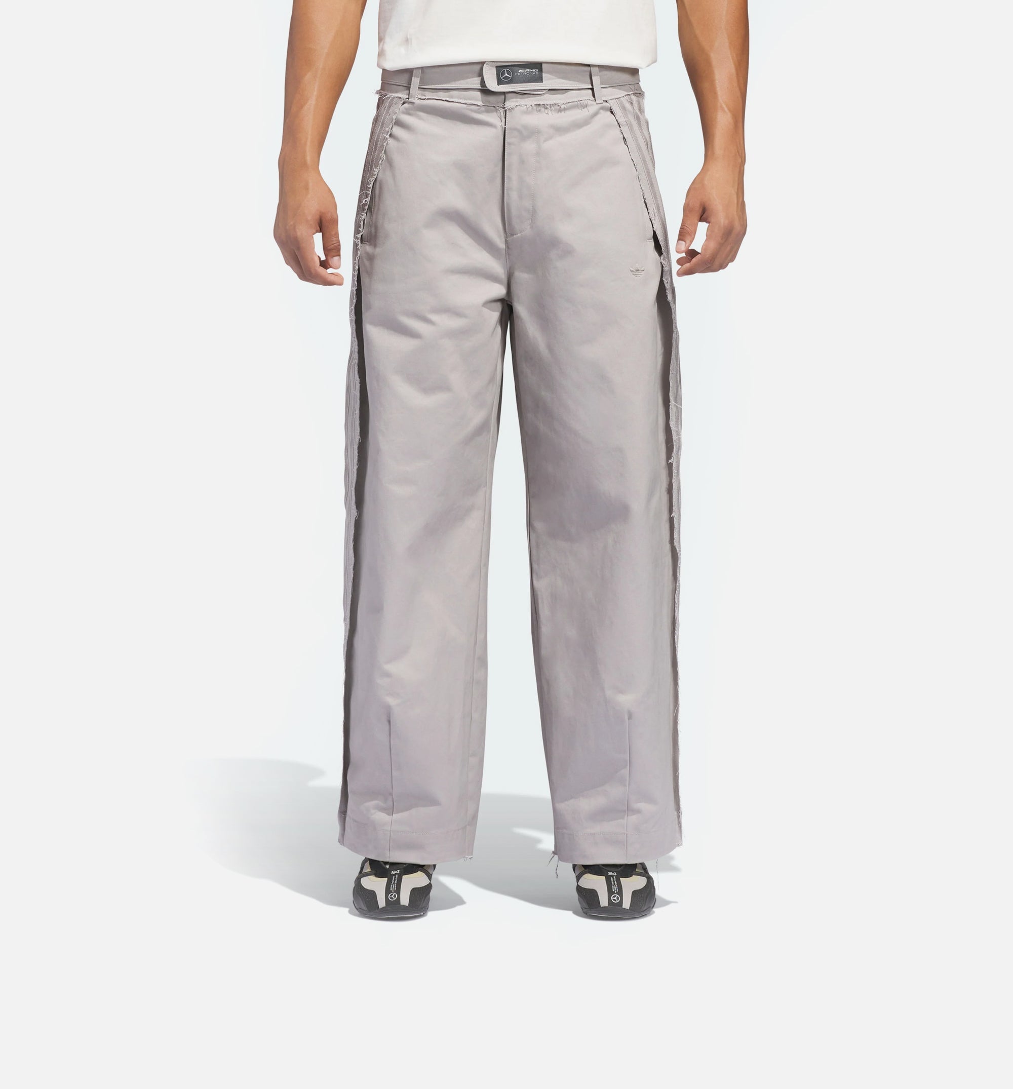 Оригінальна Bad Bunny X Mercedes Amg Petronas F1 Mens Pant Adidas – боковий вид - ADIDAS