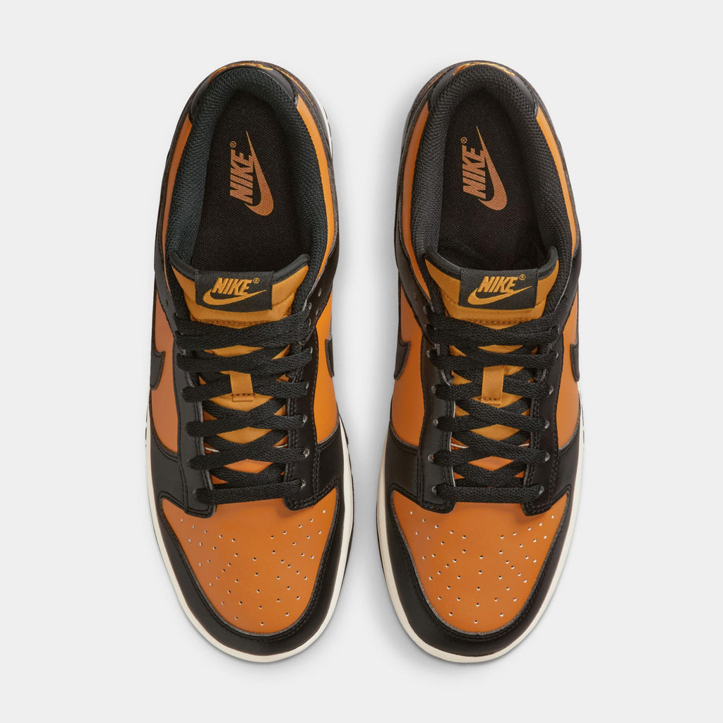 Оригінальна Dunk Low Dessert Ochre Mens Lifestyle Shoes Nike – вид ззаду