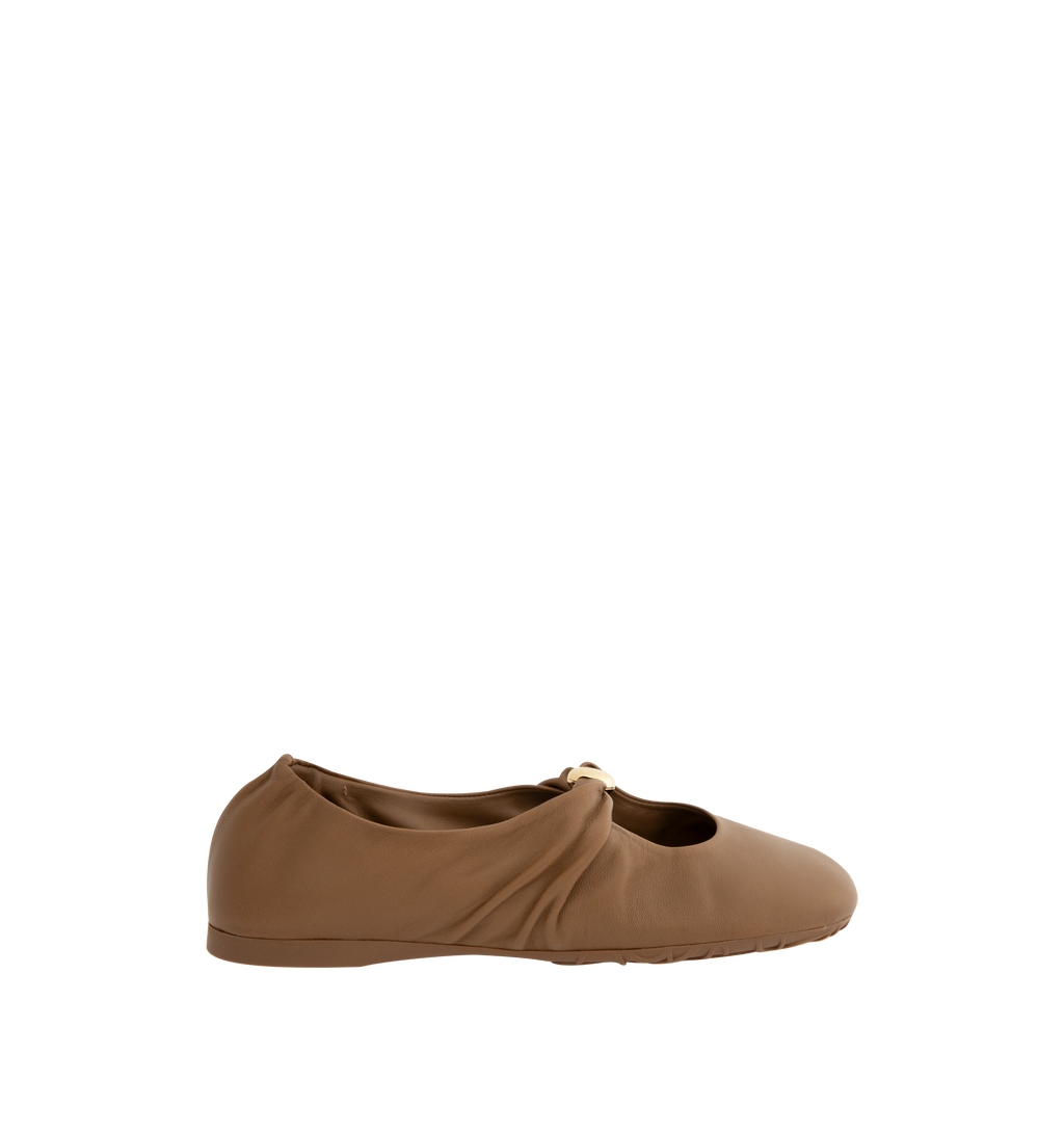 Оригінальна Pebble Soft Ballerina Flat Loewe – боковий вид
