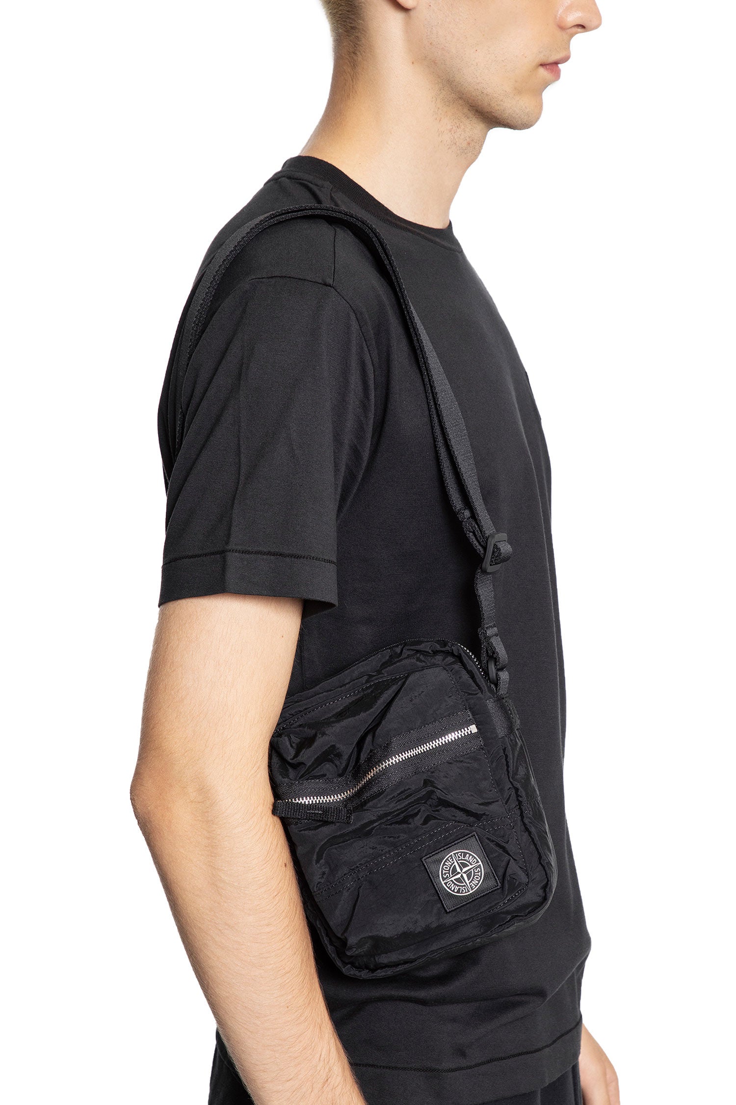 9200015 Coated Nylon Metal Pouch Bag Stone island – Гарантія оригінальності – детальний вид