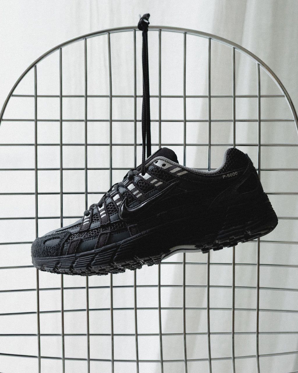 P 6000 Se Nike – Гарантія оригінальності – вид ззаду