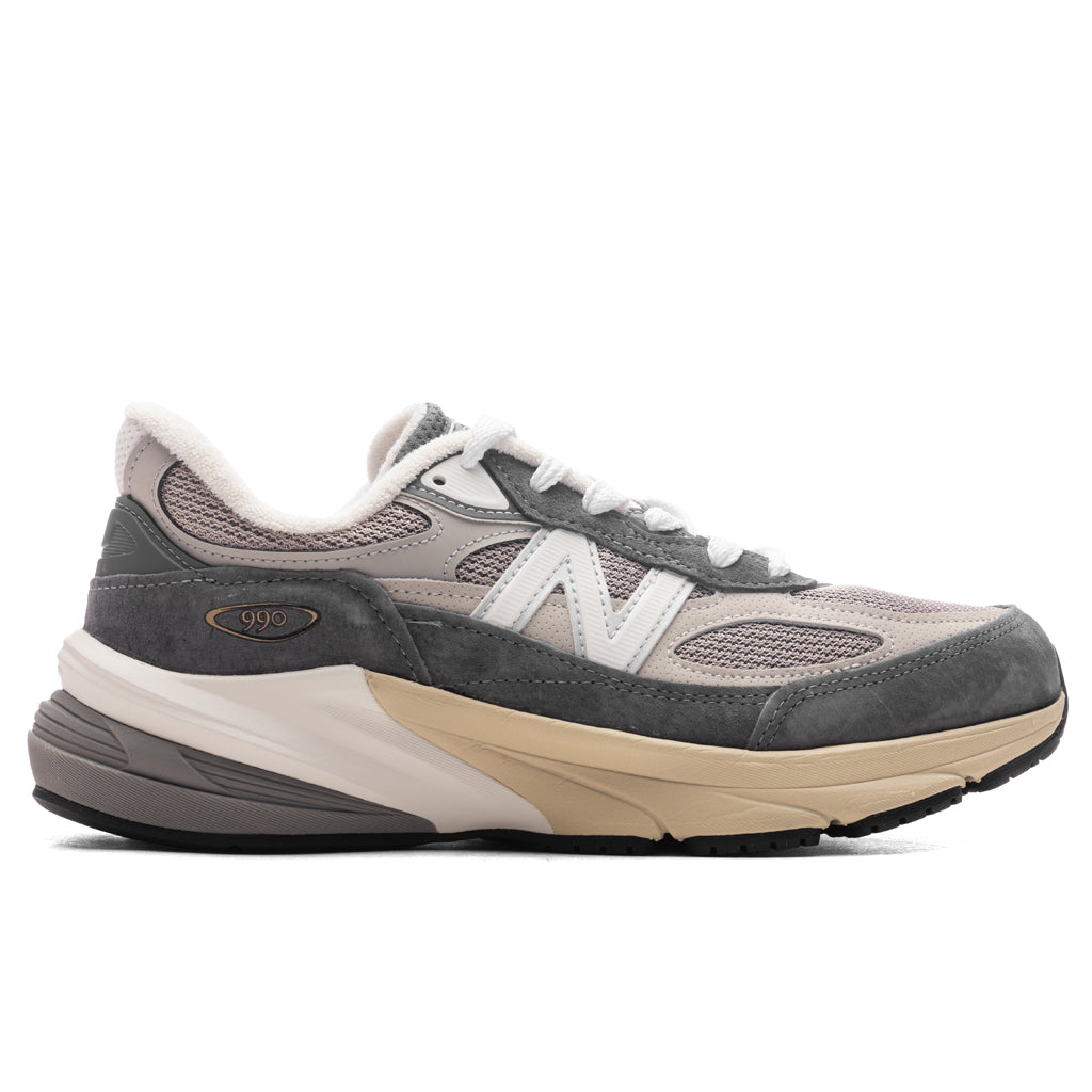 Оригінальна 990v6 New balance – боковий вид
