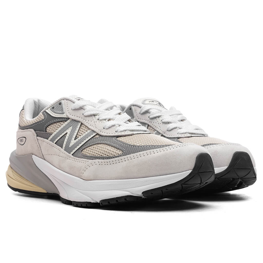 Оригінальна 990v6 New balance – вид ззаду