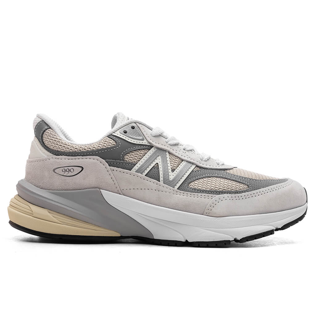 Оригінальна 990v6 New balance – боковий вид