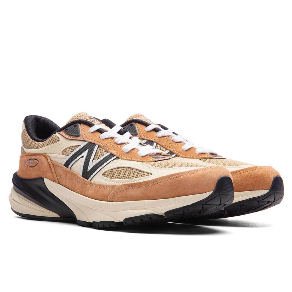 Оригінальна 990v6 New balance – вид ззаду