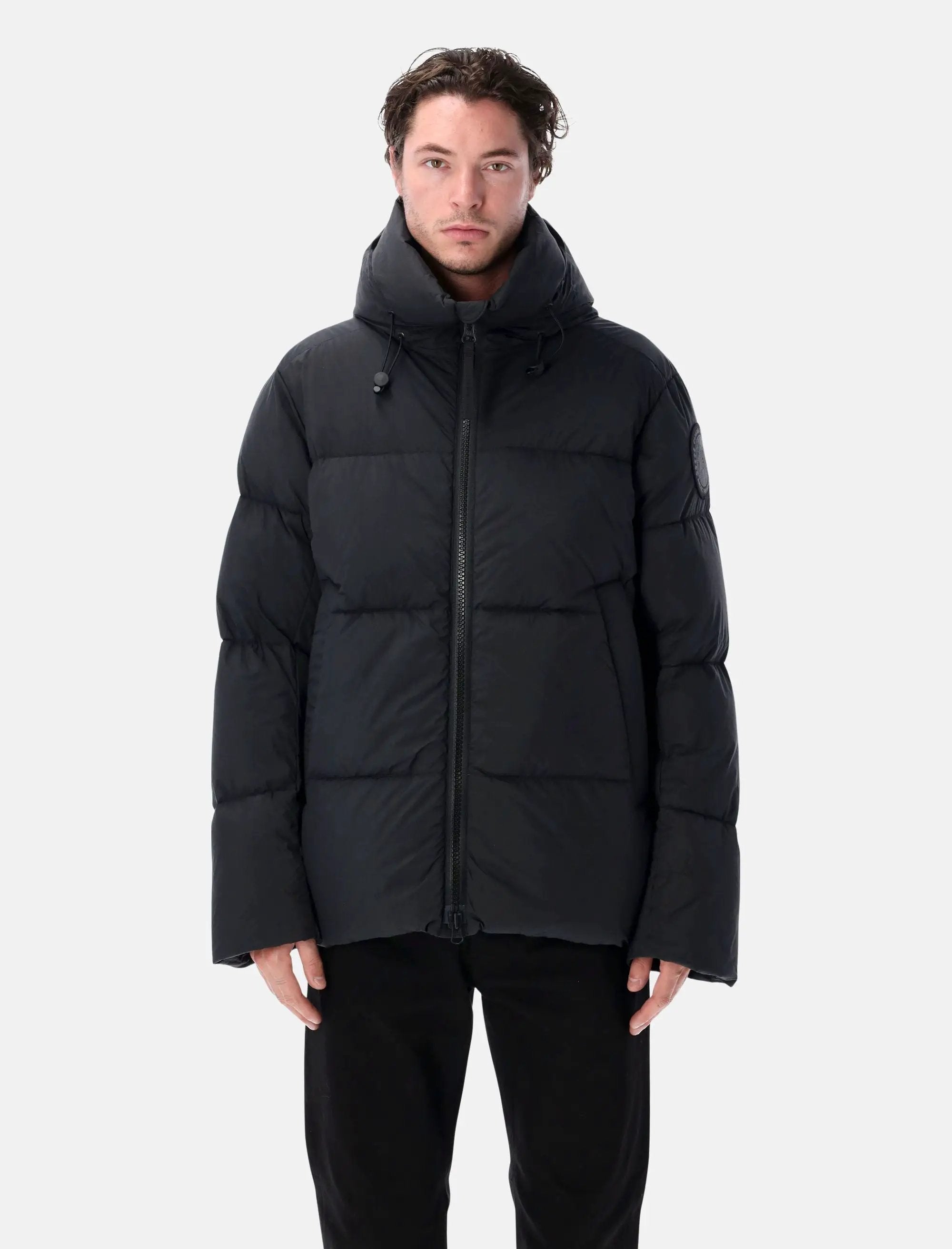 Оригінальна Crofton Matte Black Puffer Canada goose – боковий вид