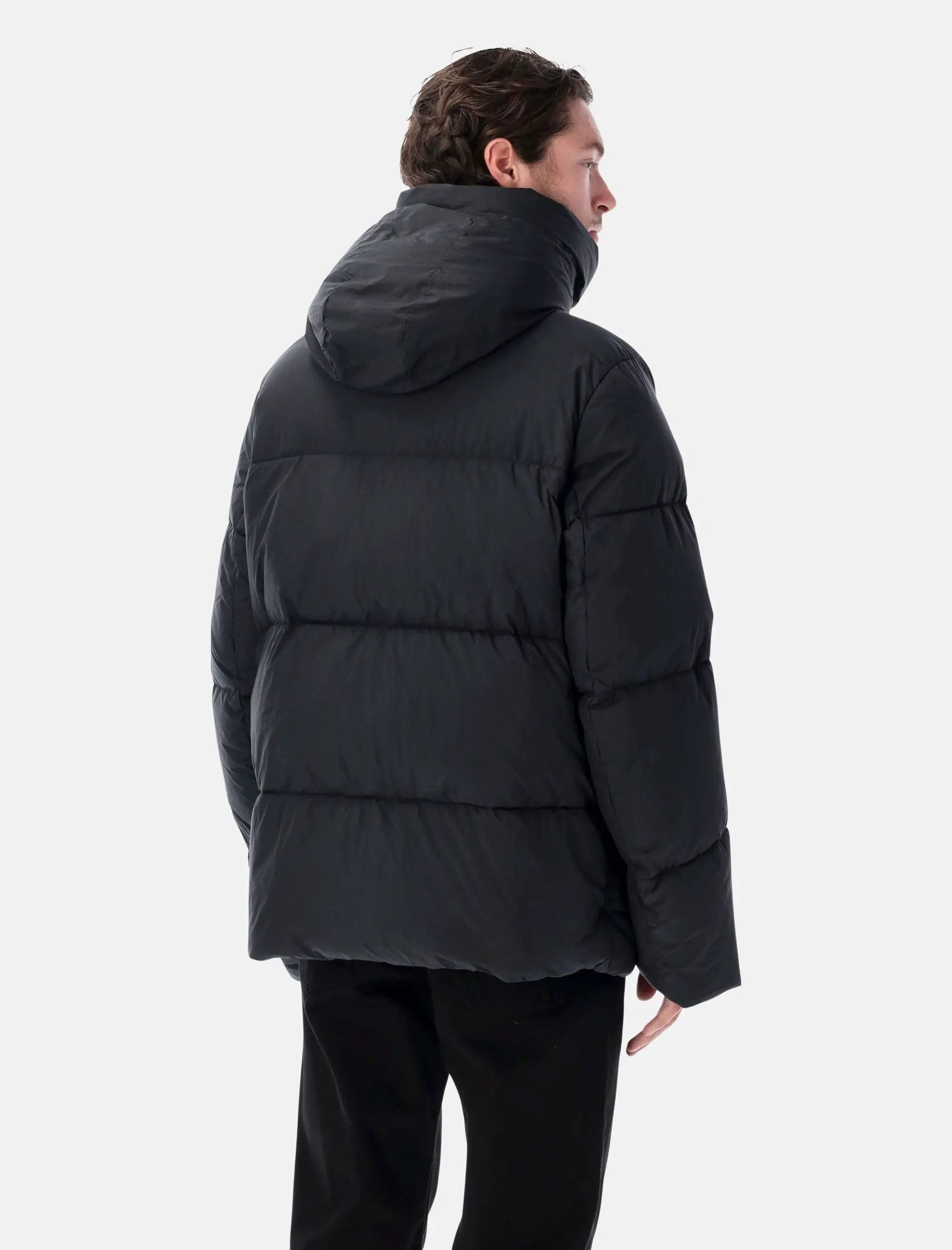 Оригінальна Crofton Matte Black Puffer Canada goose – вид ззаду