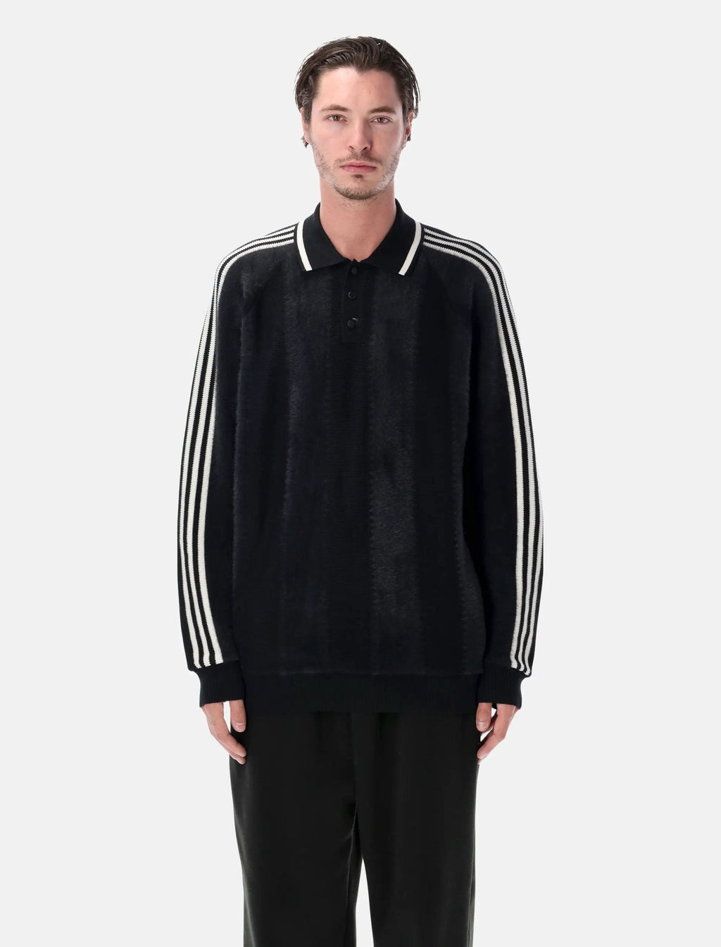 Adidas Knitwear оригінал | Швидка доставка Україна – боковий вид