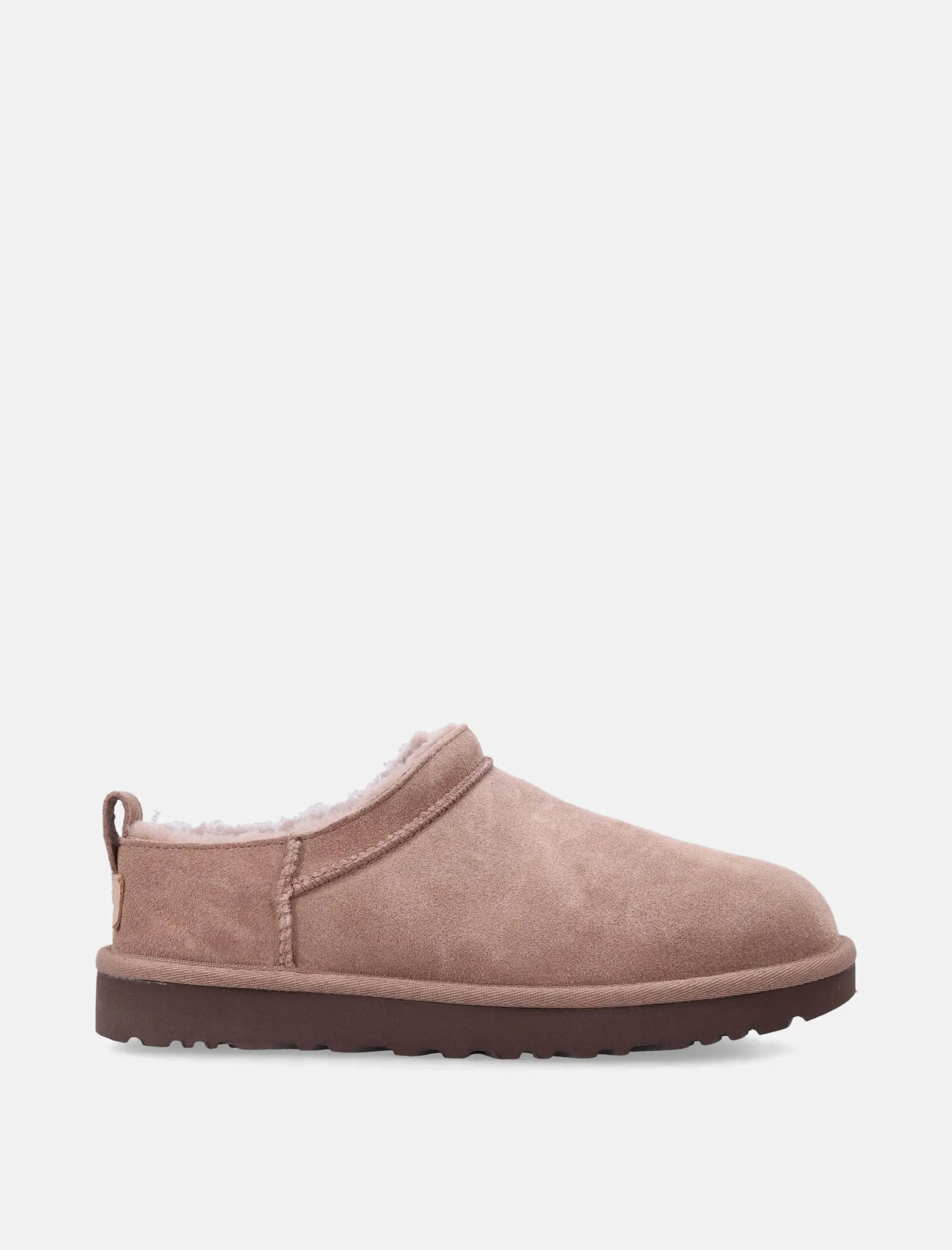 Оригінальна Classic Micro Suede Sheepskin Boots Ugg – боковий вид