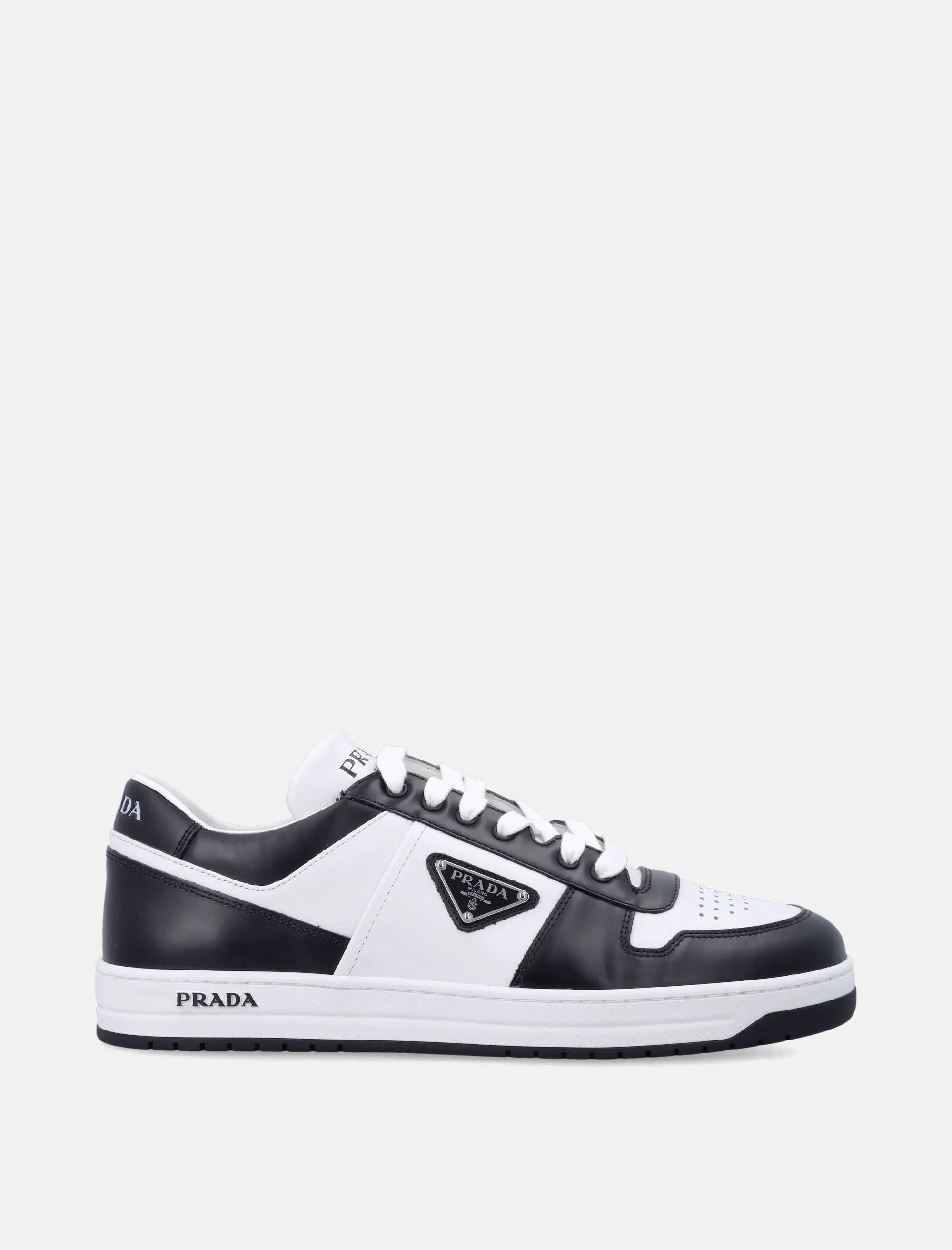 Оригінальна Downtown Leather Sneakers Prada – боковий вид