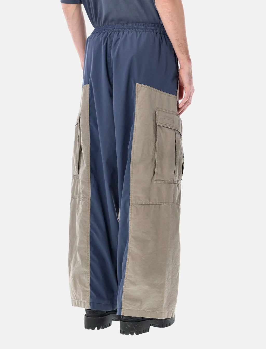 Panelled Cargo Trousers Balenciaga – Гарантія оригінальності – вид ззаду