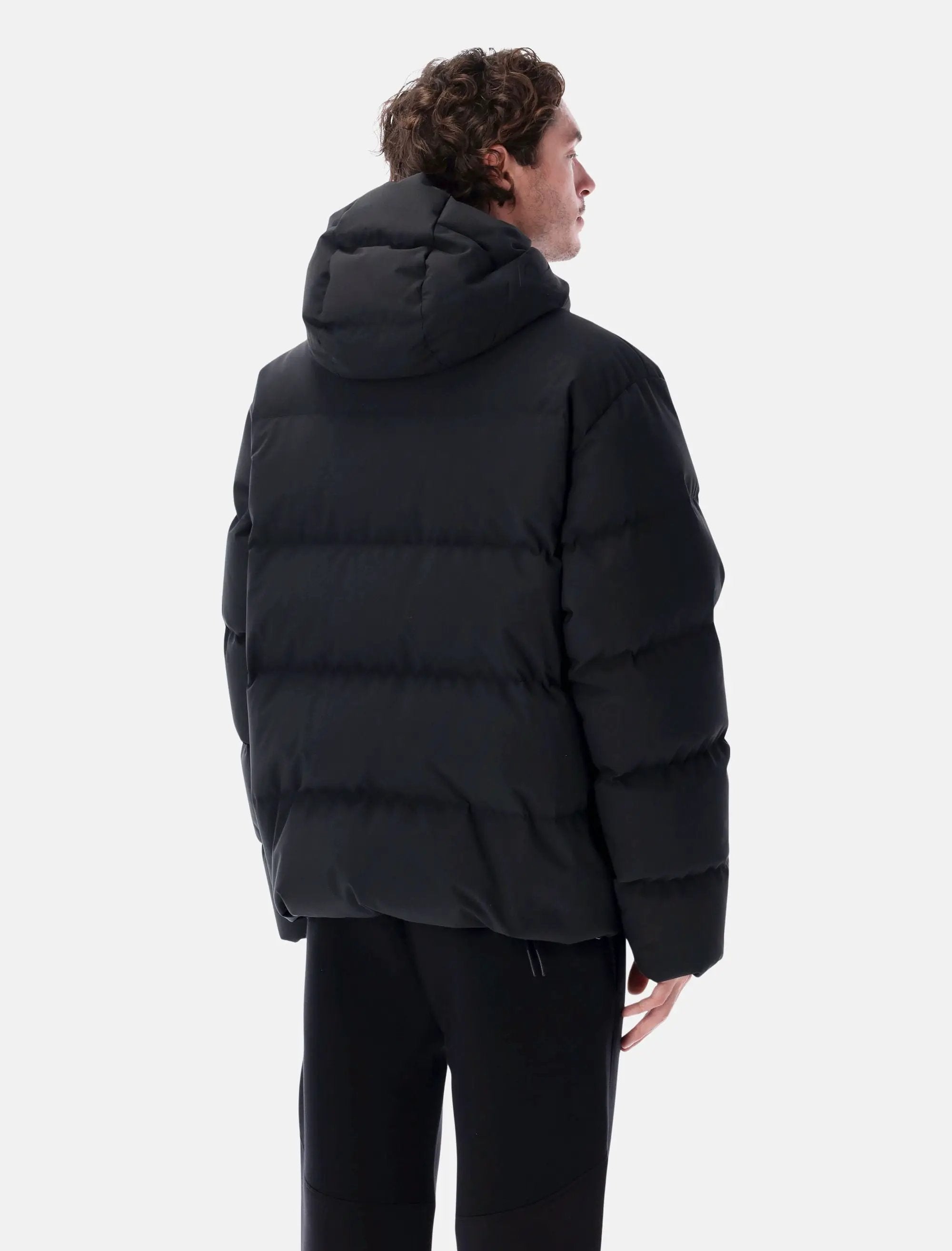 Languedoc Matte Down Jacket Moncler – Гарантія оригінальності – вид ззаду