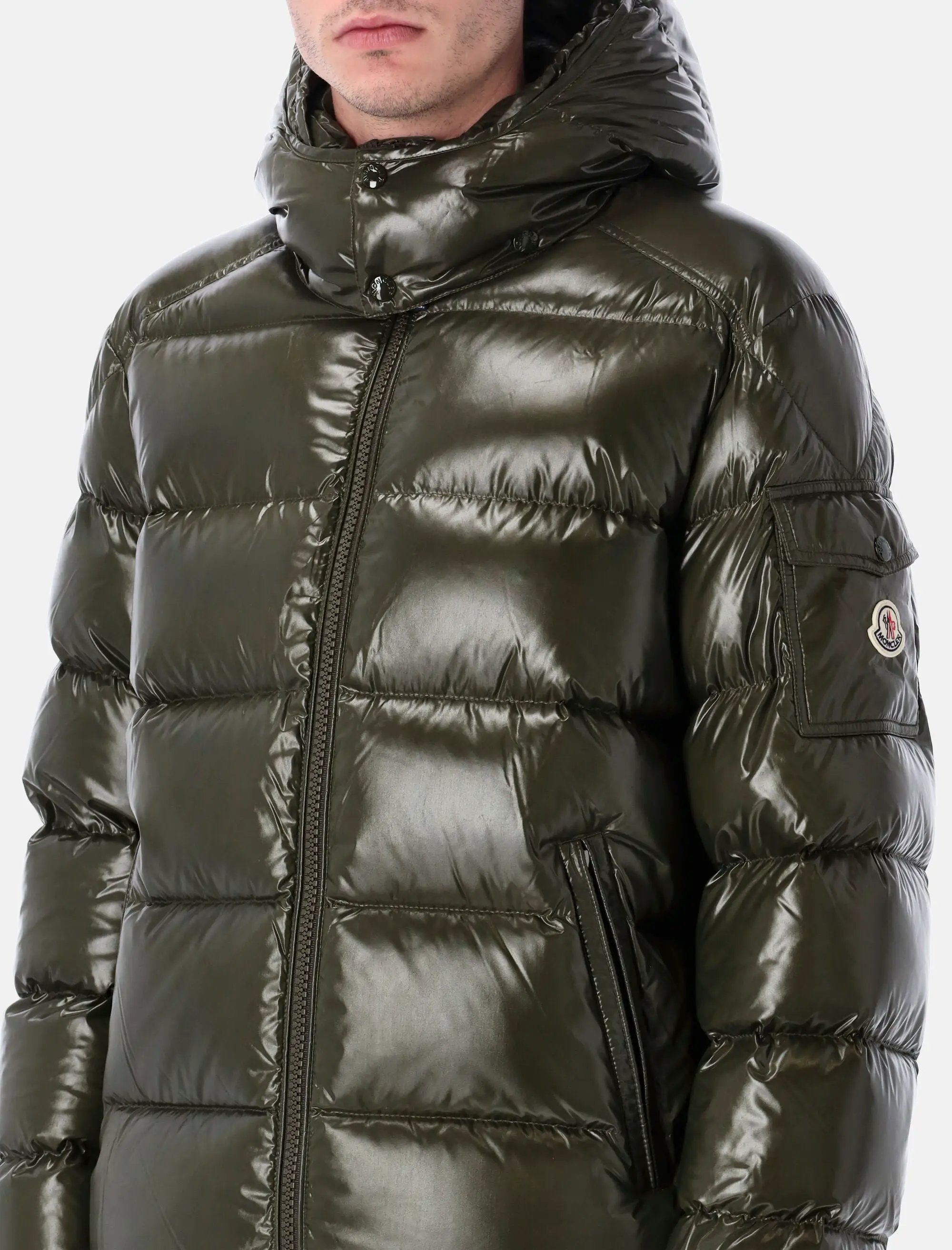 Maya Short Down Jacket In Shiny Nylon Moncler – Гарантія оригінальності – детальний вид