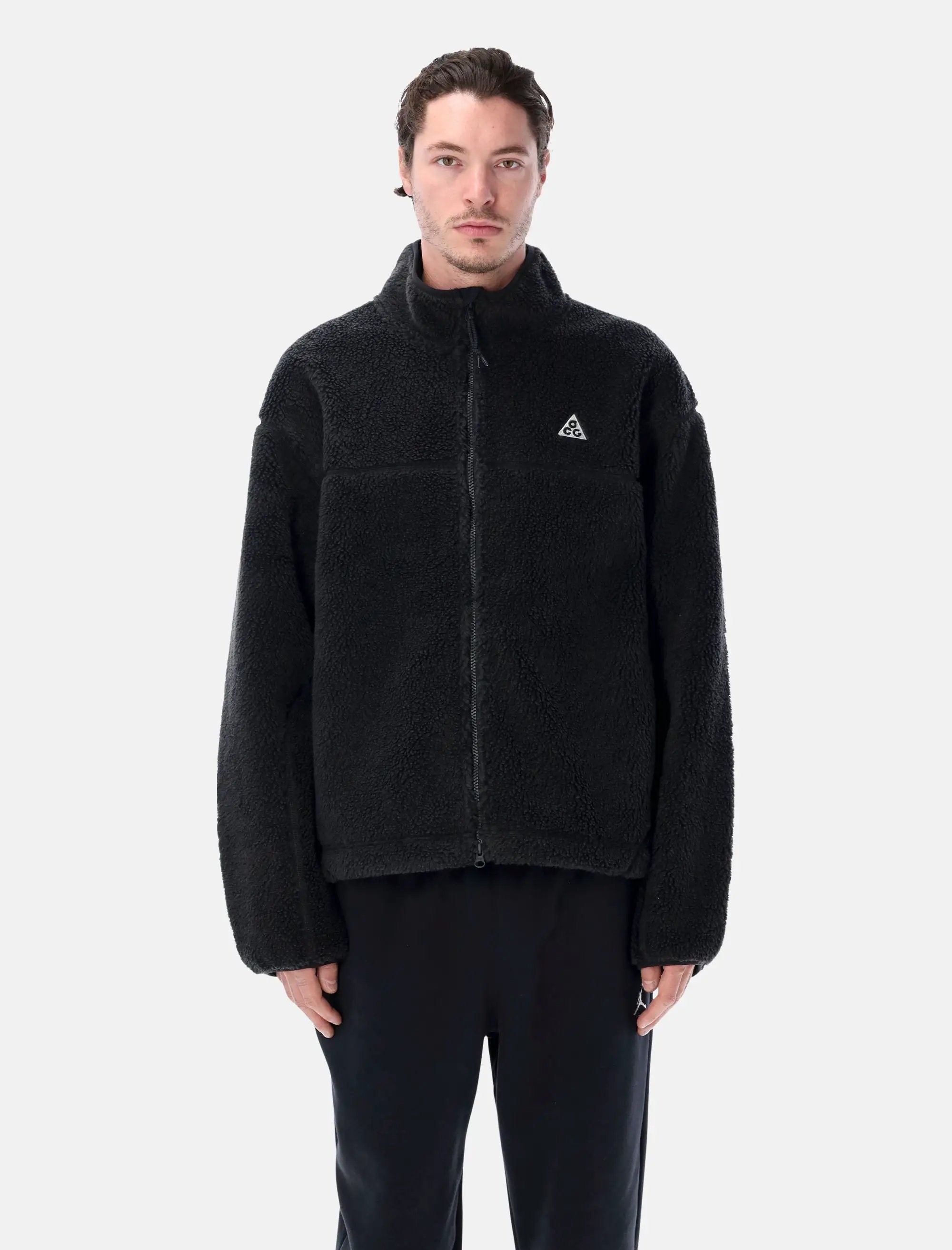 Nike Outerwear оригінал | Швидка доставка Україна – боковий вид