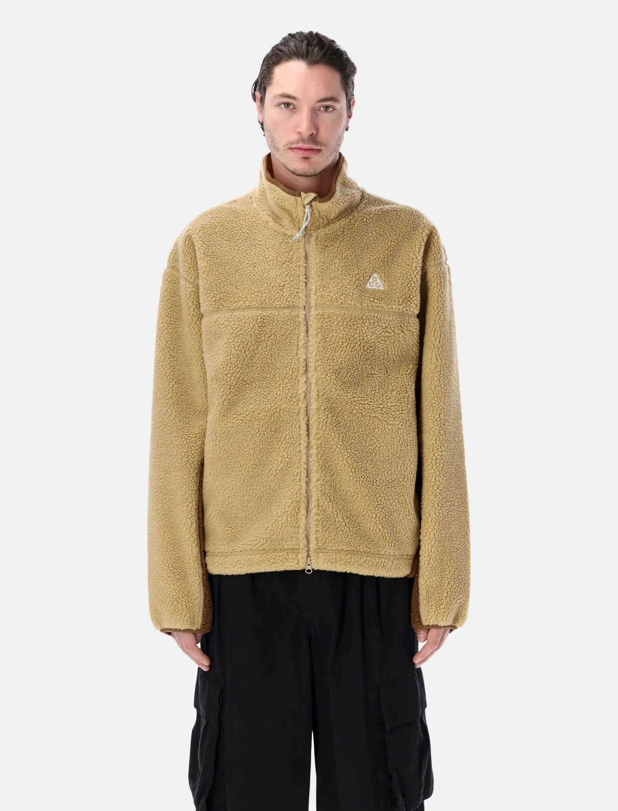 Nike Outerwear оригінал | Швидка доставка Україна – боковий вид