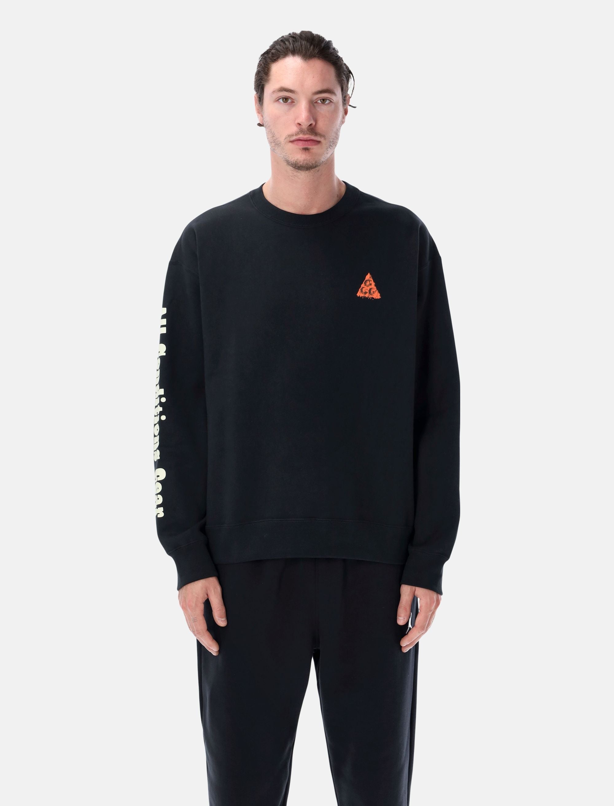 Outdoor Graphic Sweatshirt Nike оригінал – Купити в Україні – боковий вид
